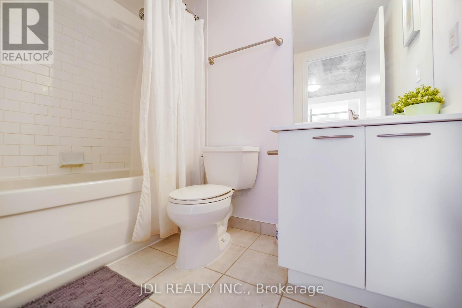 1906 - 22 Wellesley Street E, Toronto, Ontario  M4Y 1G3 - Photo 17 - C12947468