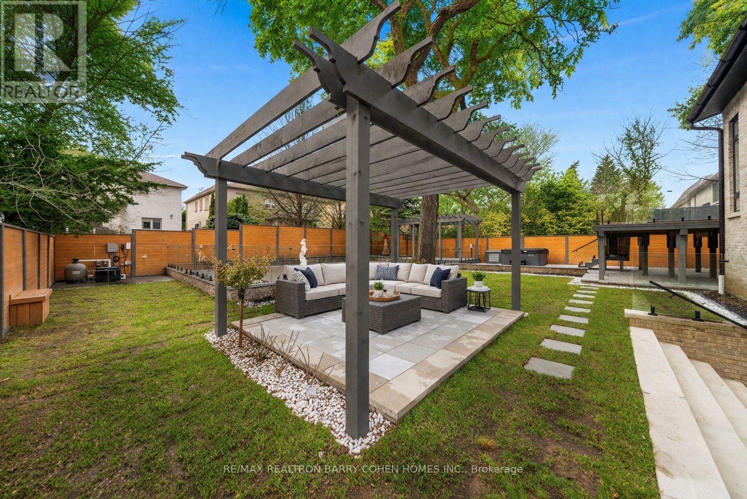 192 Lord Seaton Road, Toronto, Ontario  M2P 1K9 - Photo 46 - C12947518