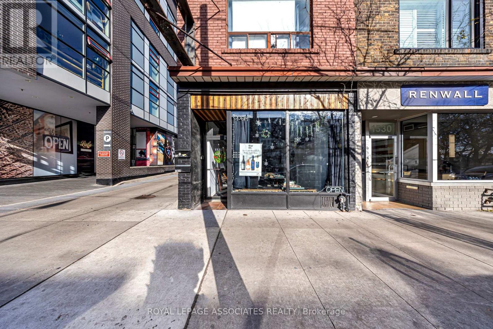 1532 DUNDAS STREET W, Toronto, Ontario