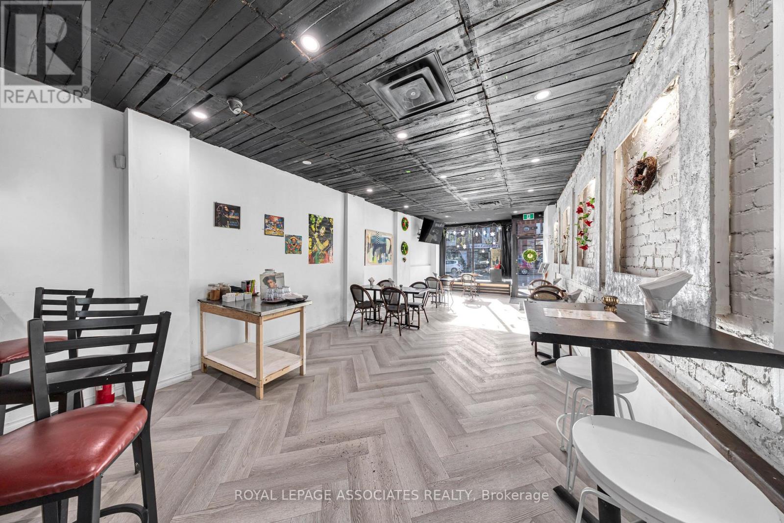 1532 Dundas Street W, Toronto, Ontario  M6K 1T5 - Photo 5 - C12947576