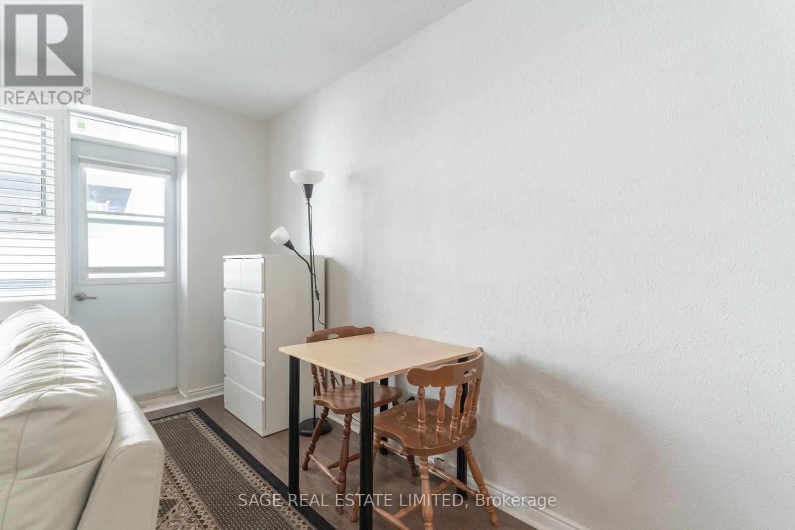 205 - 1901 Bayview Avenue E, Toronto, Ontario  M4G 3E4 - Photo 6 - C12947622