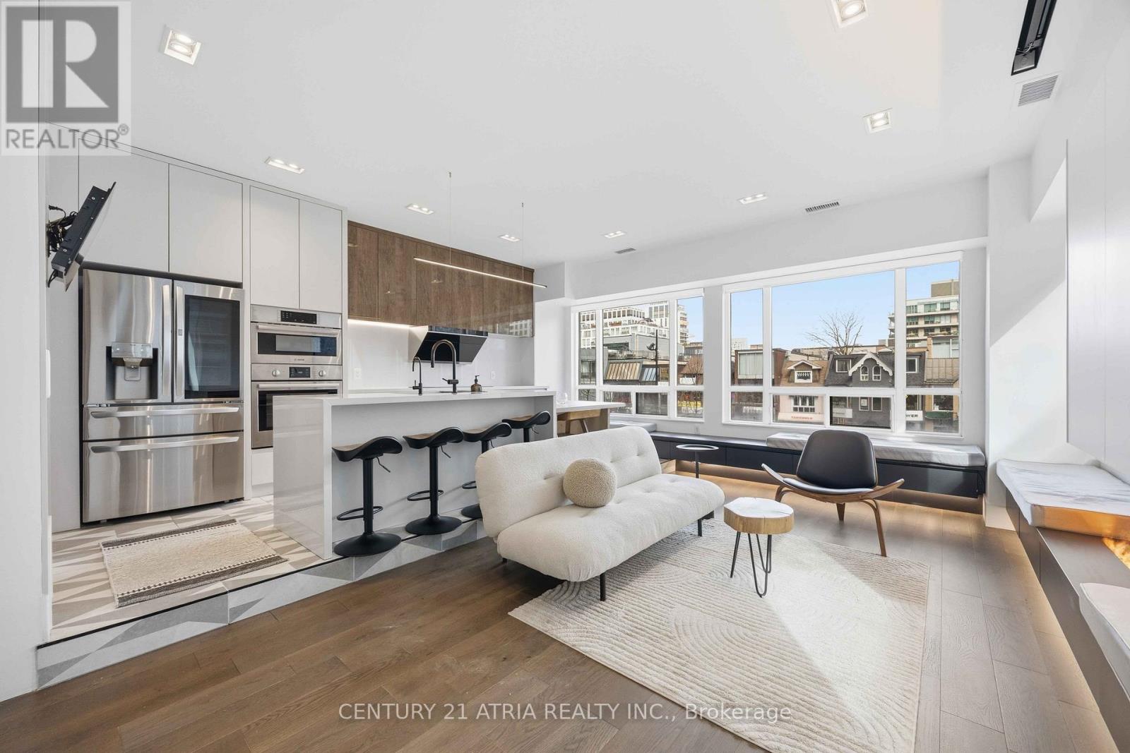 203 - 102 BLOOR STREET W, Toronto, Ontario