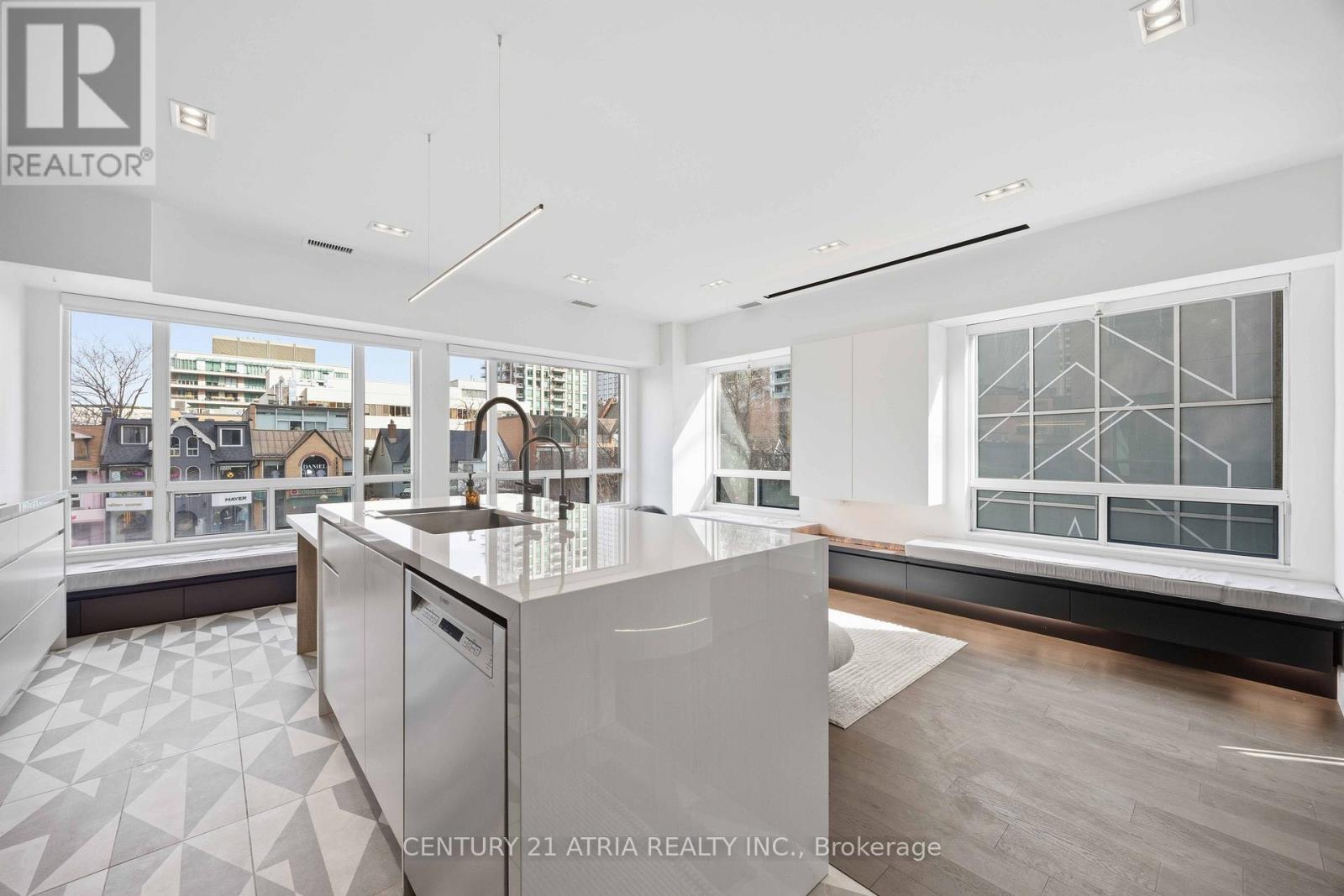 203 - 102 Bloor Street W, Toronto, Ontario  M5S 1M8 - Photo 10 - C12947634