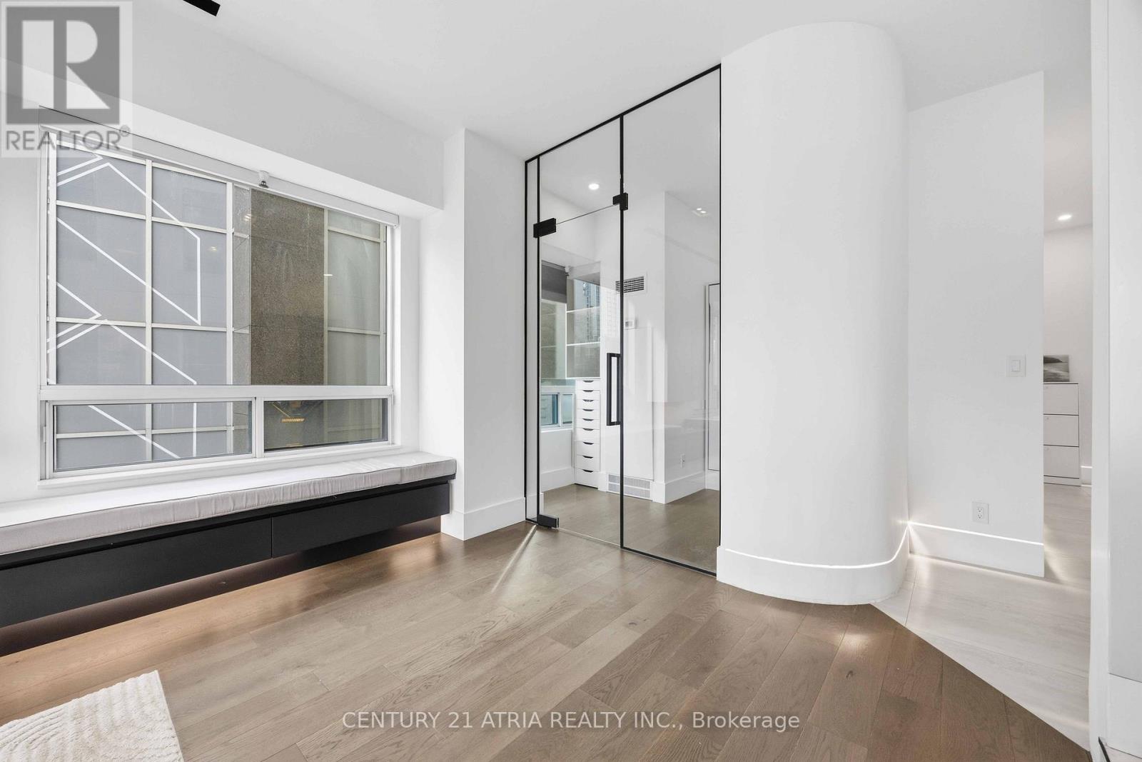 203 - 102 Bloor Street W, Toronto, Ontario  M5S 1M8 - Photo 16 - C12947634