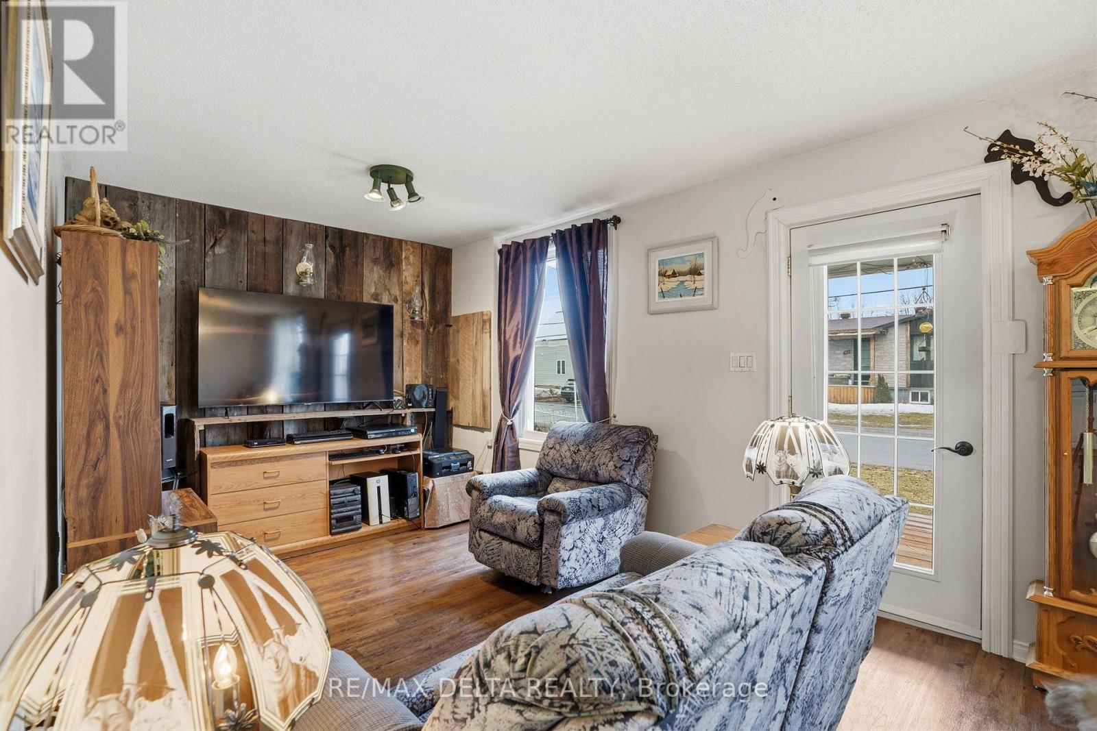 474 Telegraph Road, Alfred And Plantagenet, Ontario  K0B 1A0 - Photo 16 - X12947616