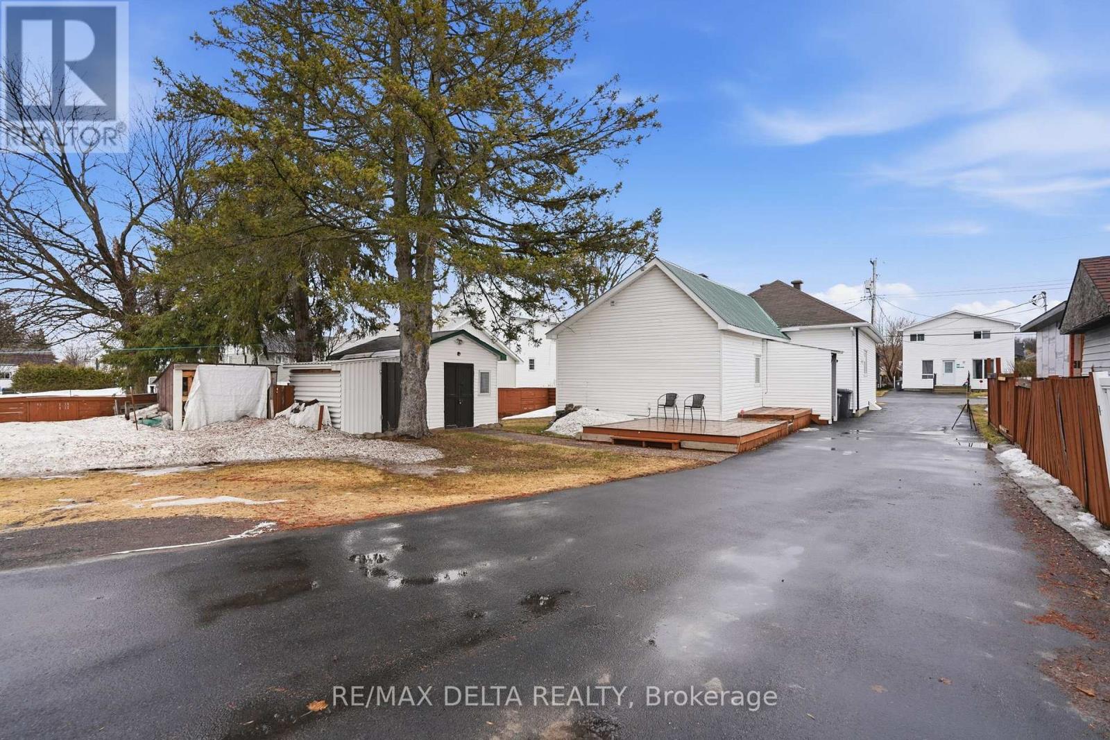 474 Telegraph Road, Alfred And Plantagenet, Ontario  K0B 1A0 - Photo 4 - X12947616