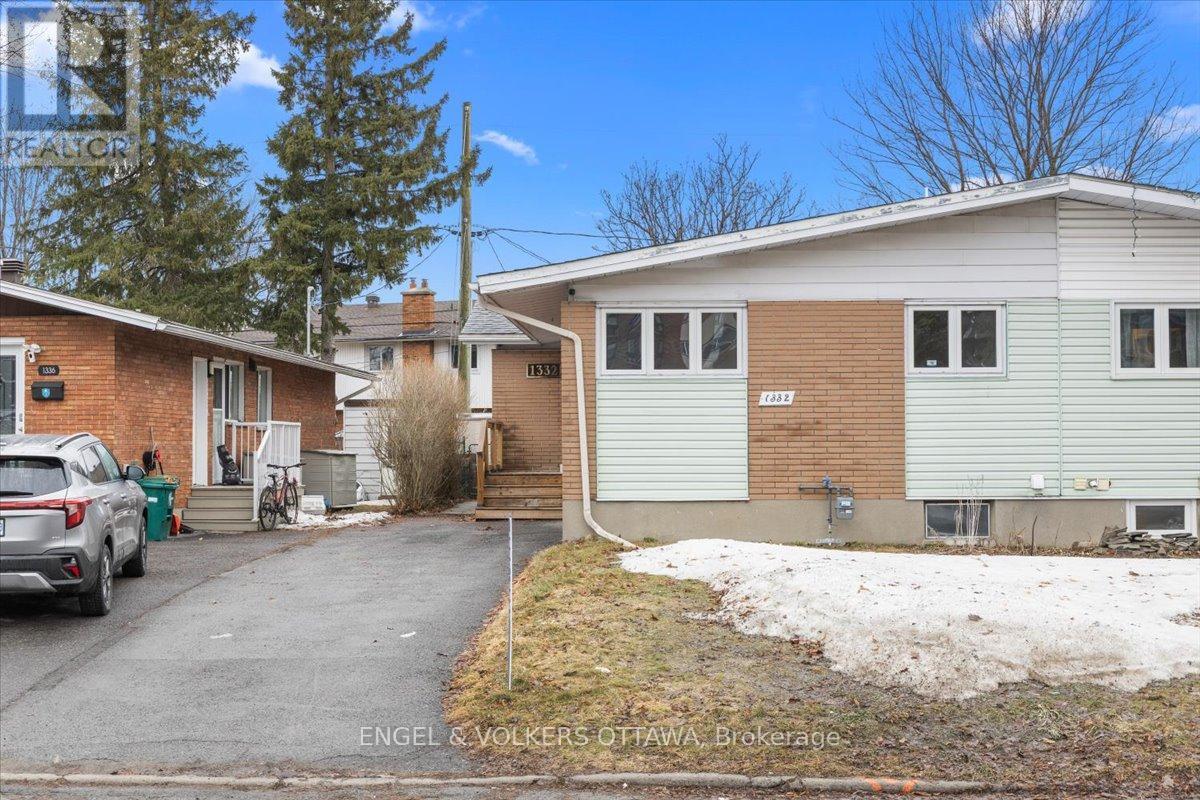 1332 HENRY FARM DRIVE, Ottawa, Ontario