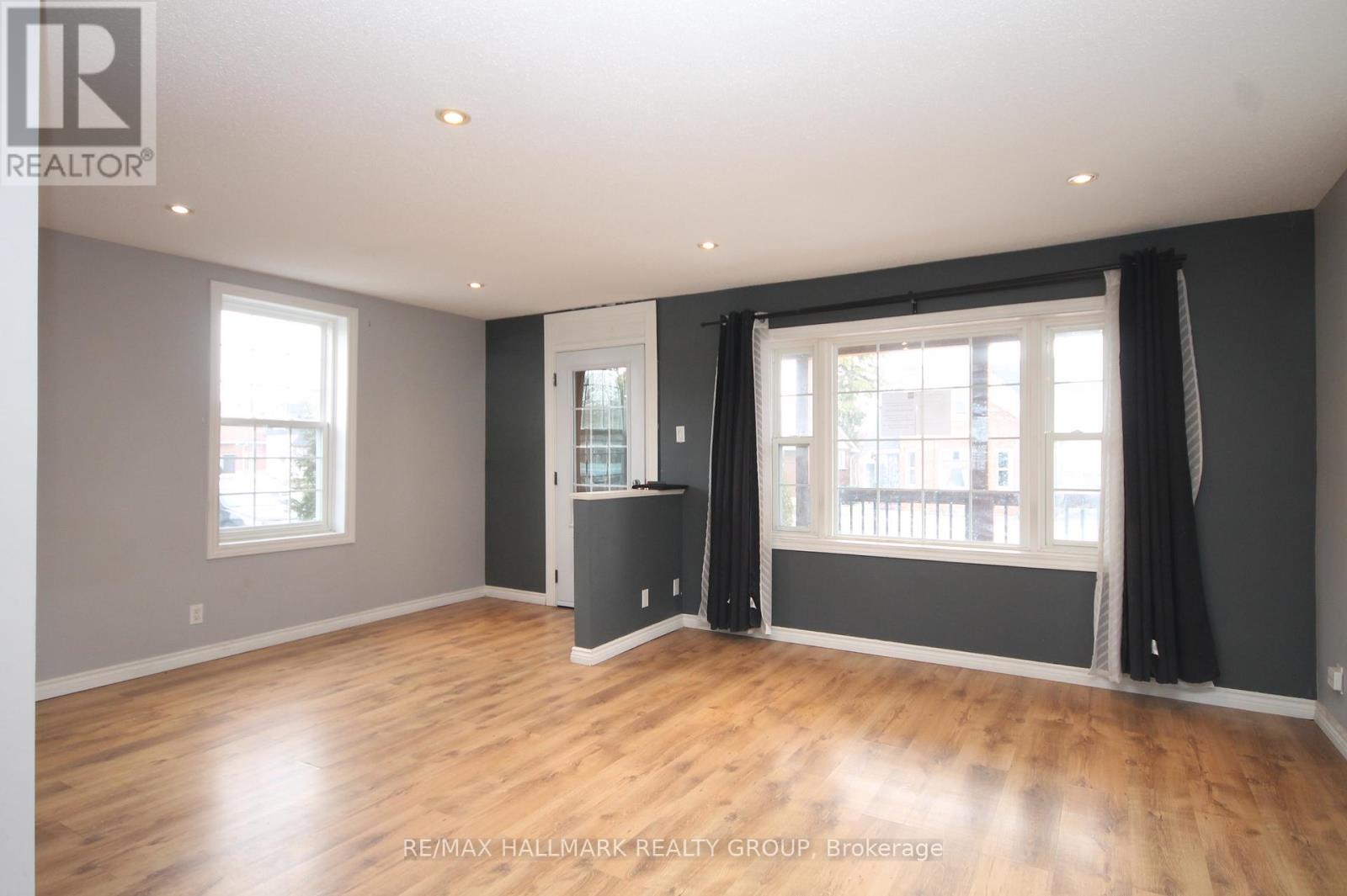 74 Mcgonigal Street W, Arnprior, Ontario  K7S 2R8 - Photo 2 - X12947738