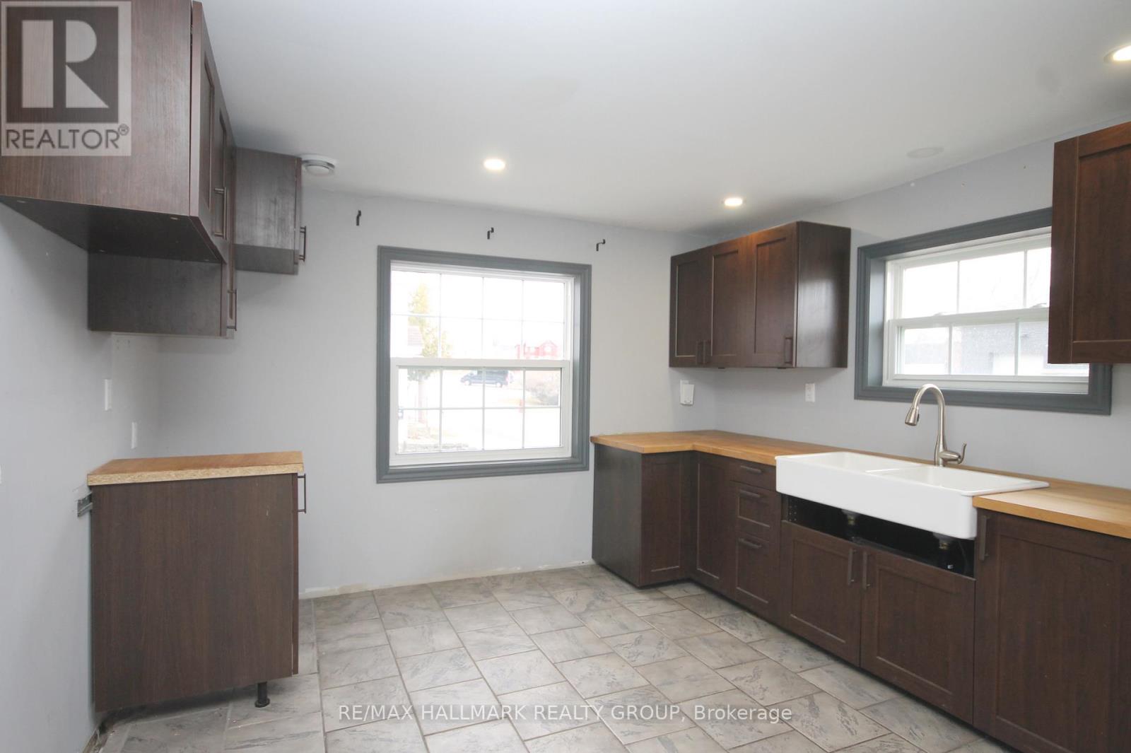 74 Mcgonigal Street W, Arnprior, Ontario  K7S 2R8 - Photo 9 - X12947738