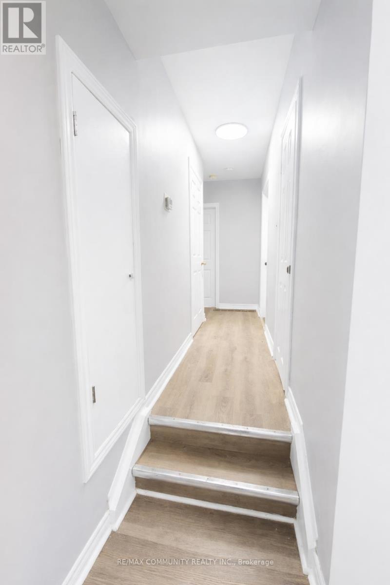 Main - 70 Brantwood Drive, Toronto, Ontario  M1H 2G6 - Photo 13 - E12947476