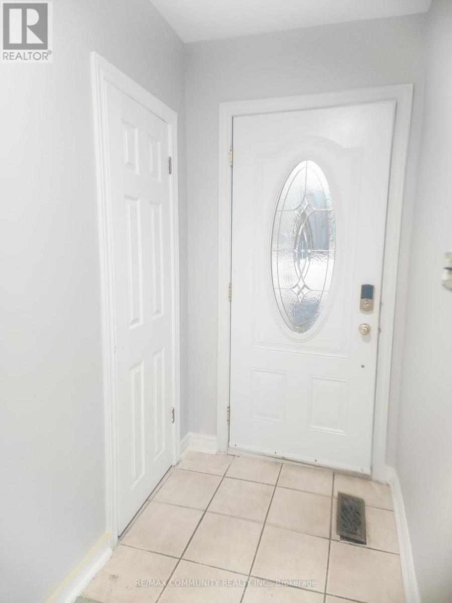 Main - 70 Brantwood Drive, Toronto, Ontario  M1H 2G6 - Photo 4 - E12947476