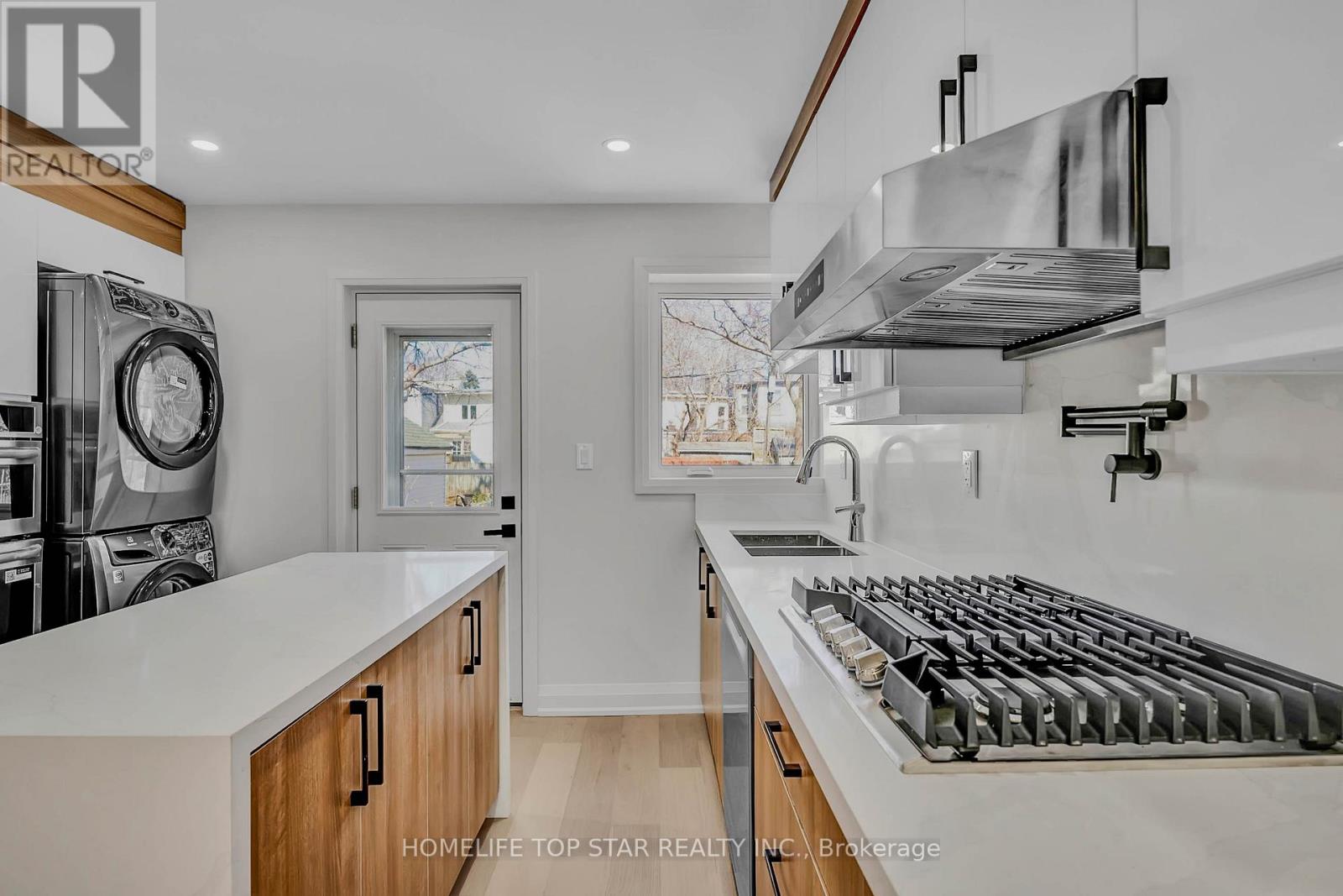 56 Mortimer Avenue, Toronto, Ontario  M4K 2A1 - Photo 13 - E12947486