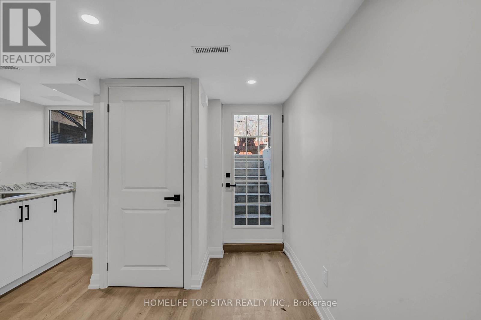 56 Mortimer Avenue, Toronto, Ontario  M4K 2A1 - Photo 29 - E12947486