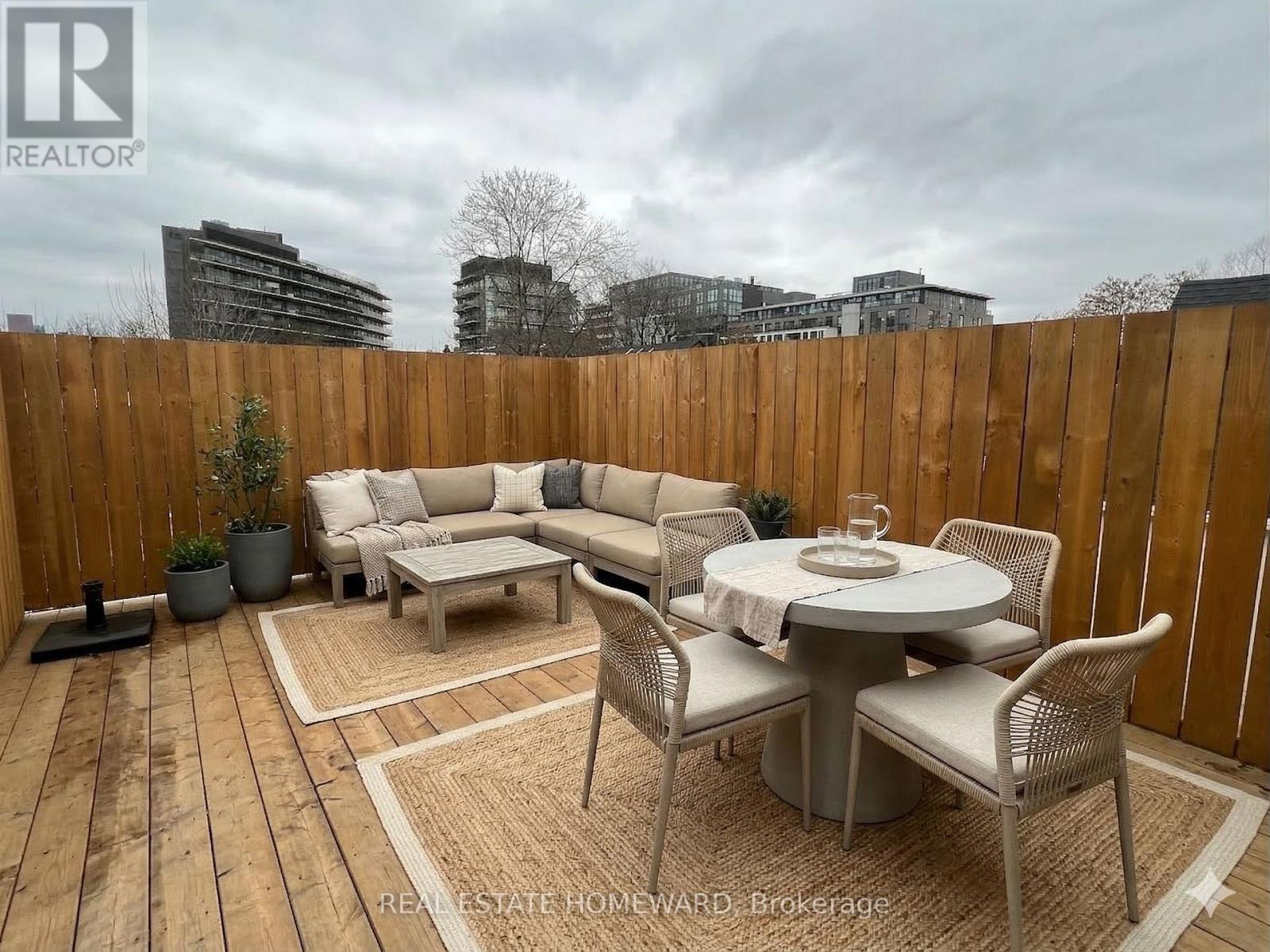 Upper - 220 Pape Avenue, Toronto, Ontario  M4M 2V8 - Photo 7 - E12947522