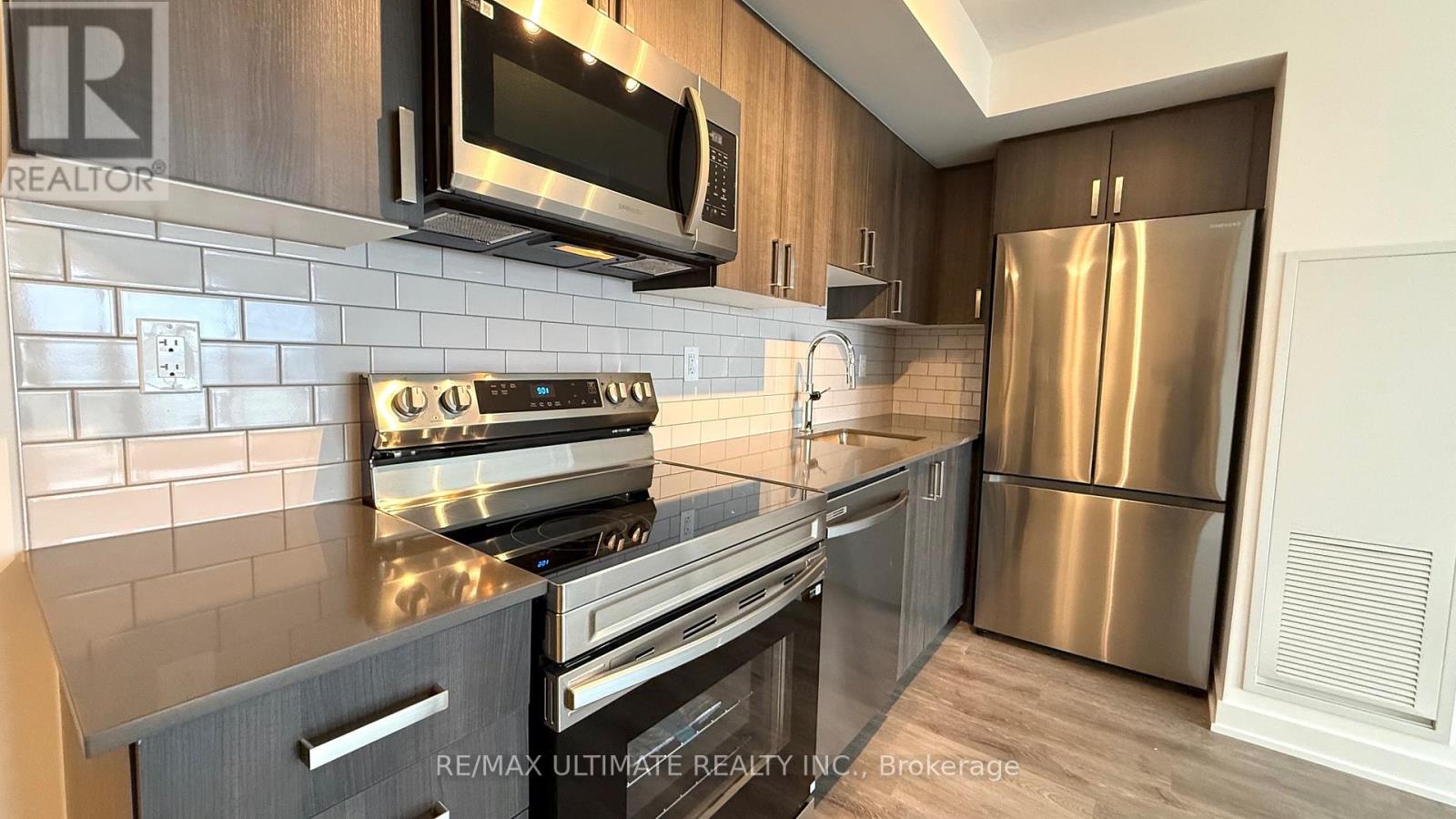 2105 - 1010 Sandy Beach Road, Pickering, Ontario  L1W 3V9 - Photo 7 - E12947548