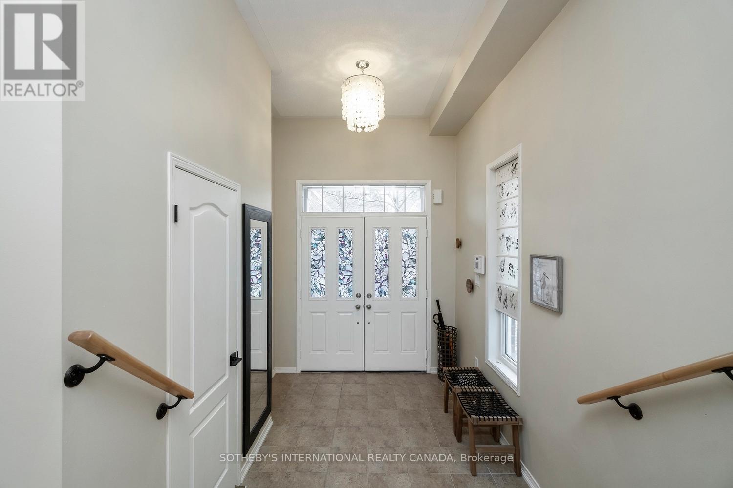 114 Strandmore Circle, Whitby, Ontario  L1M 0C2 - Photo 3 - E12947710