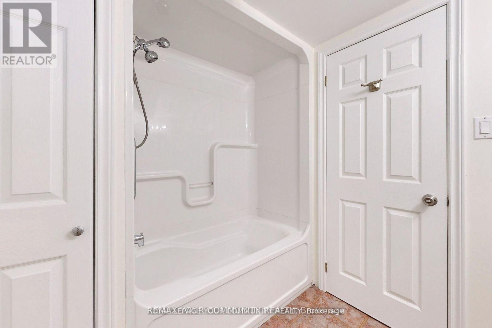 Bsmnt - 136 Woodcroft Lane, Vaughan, Ontario  L4L 6T4 - Photo 12 - N12947566