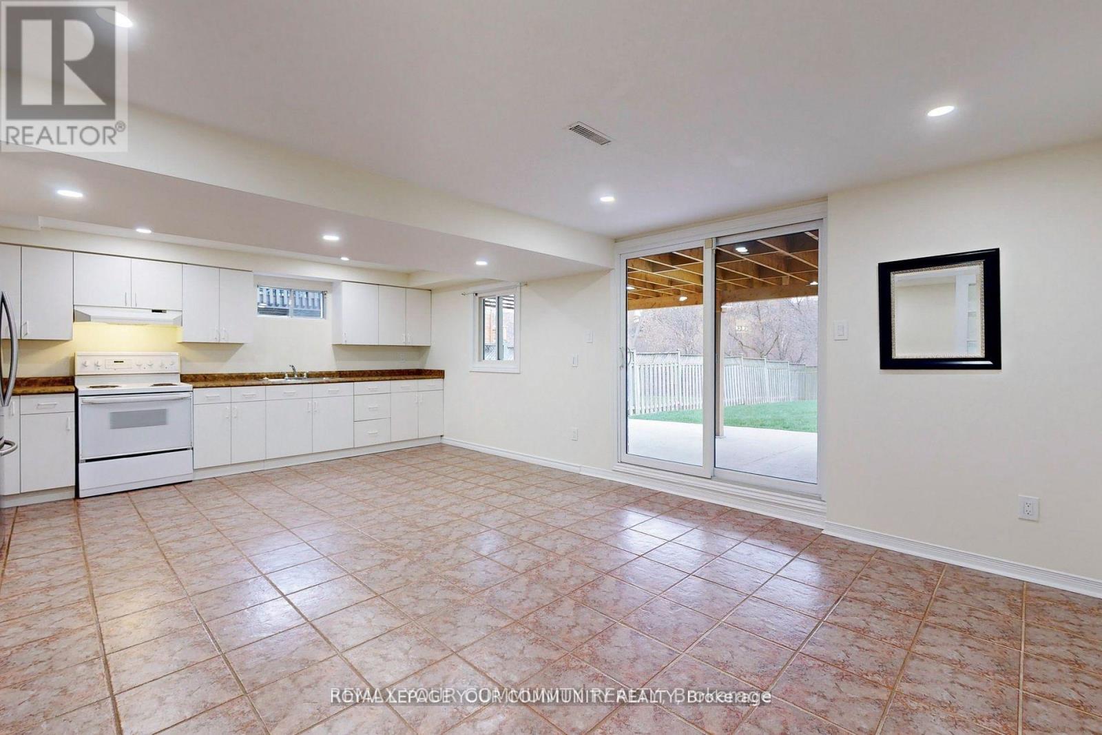 Bsmnt - 136 Woodcroft Lane, Vaughan, Ontario  L4L 6T4 - Photo 2 - N12947566