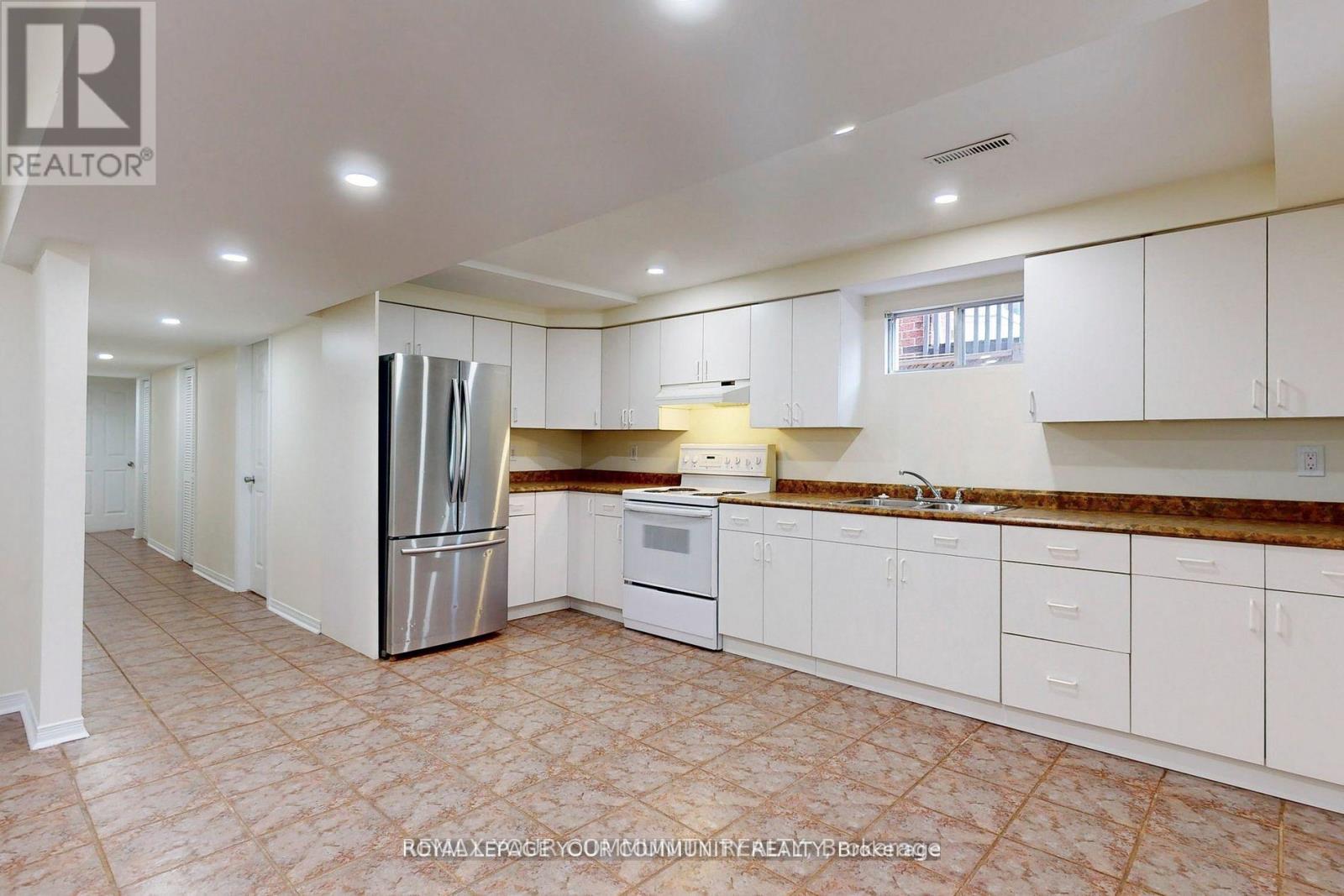 Bsmnt - 136 Woodcroft Lane, Vaughan, Ontario  L4L 6T4 - Photo 4 - N12947566