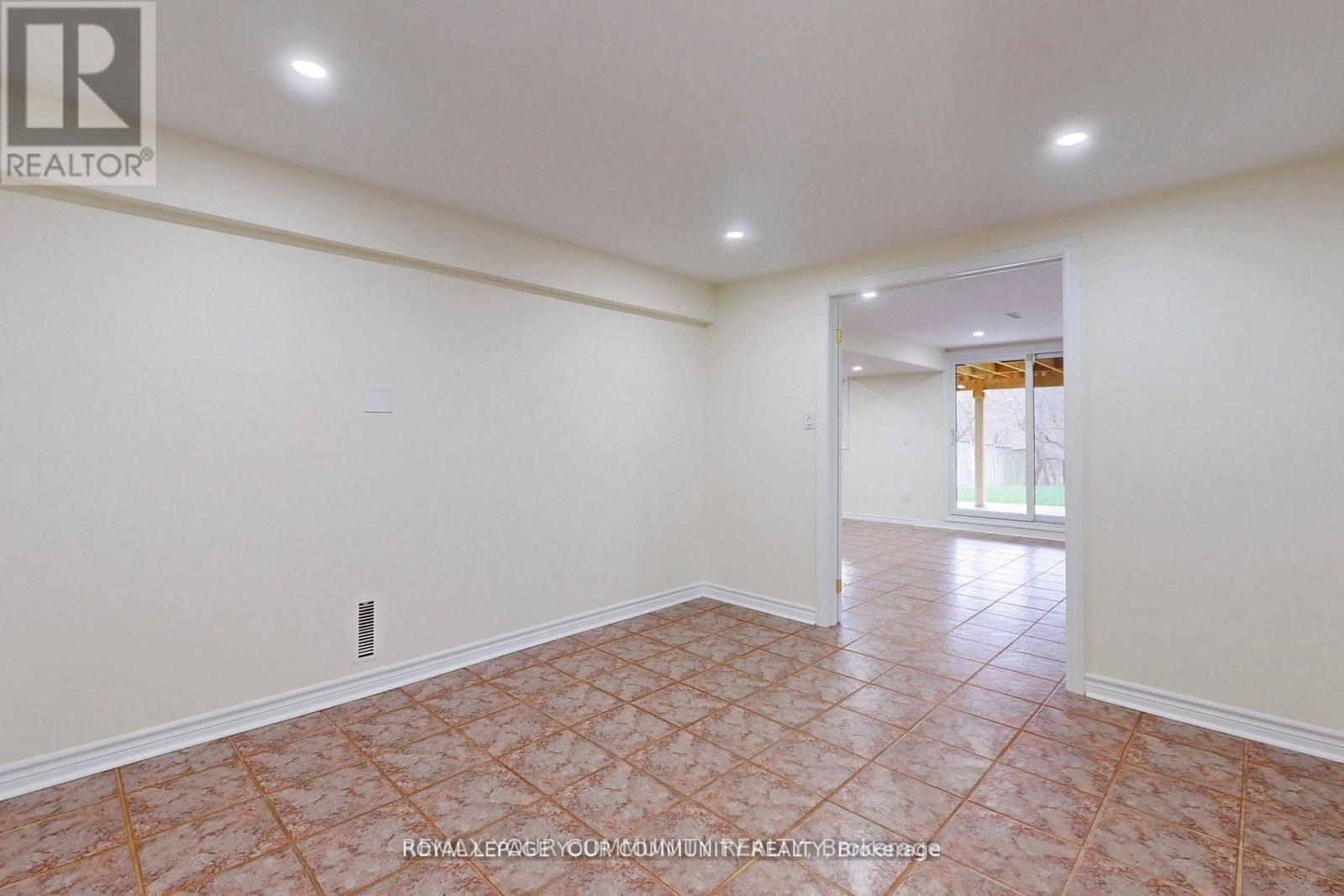 Bsmnt - 136 Woodcroft Lane, Vaughan, Ontario  L4L 6T4 - Photo 8 - N12947566