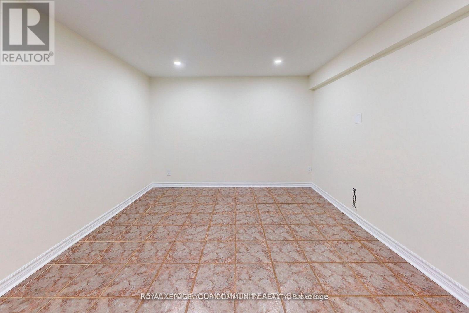 Bsmnt - 136 Woodcroft Lane, Vaughan, Ontario  L4L 6T4 - Photo 9 - N12947566