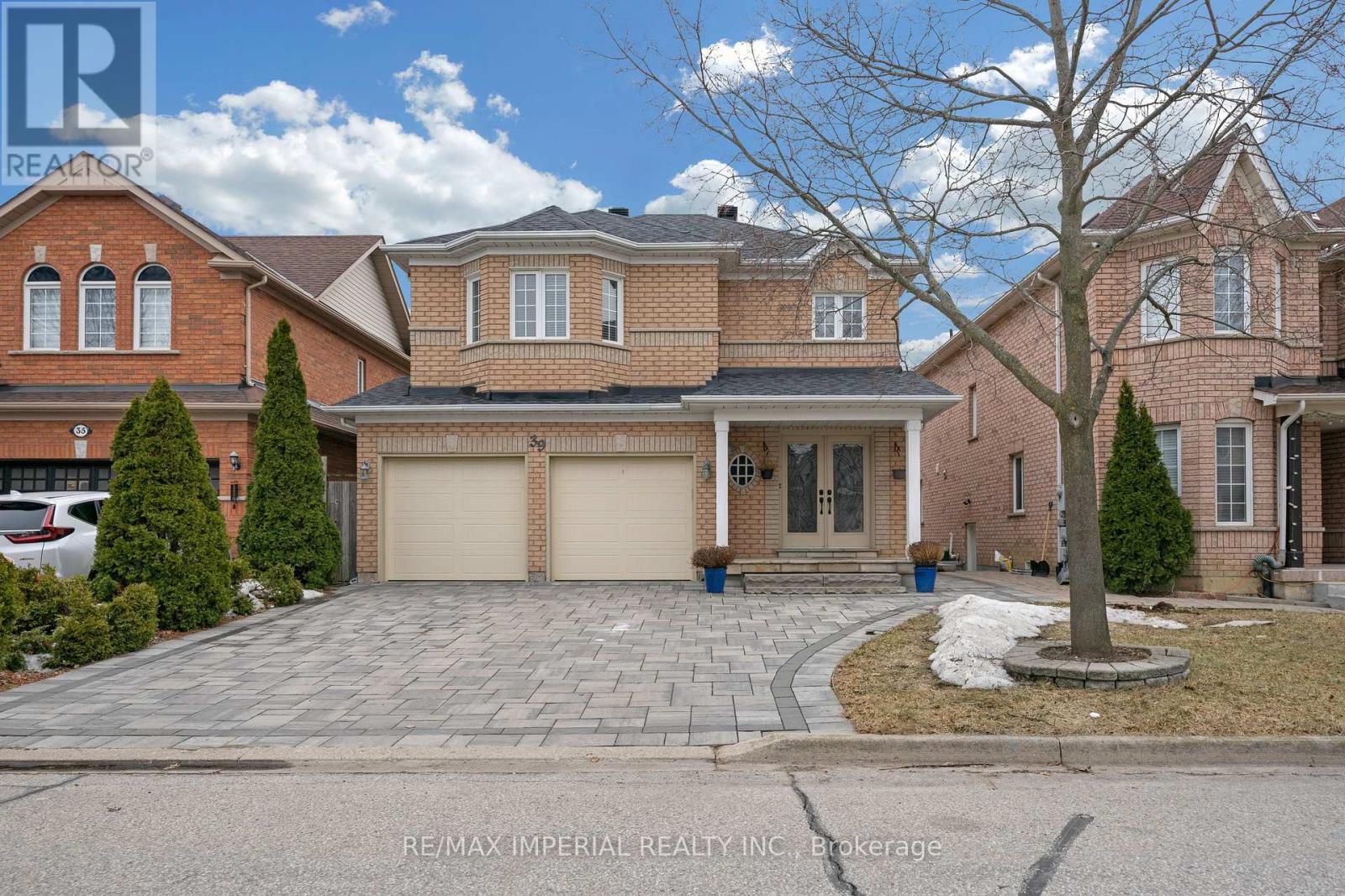 39 Monte Cristi Street S, Vaughan, Ontario  L6A 3H8 - Photo 3 - N12947626