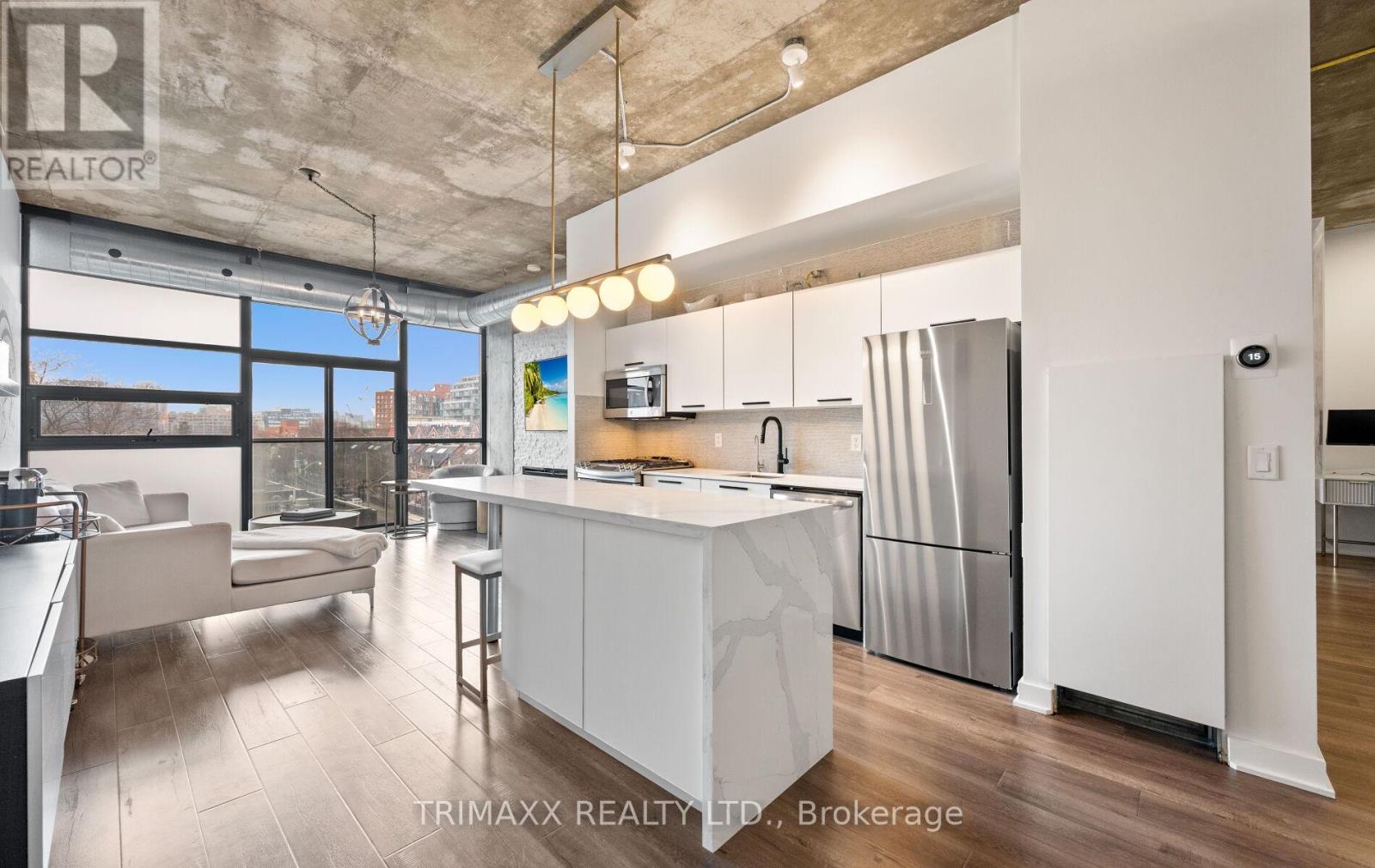 403 - 60 BATHURST STREET, Toronto, Ontario