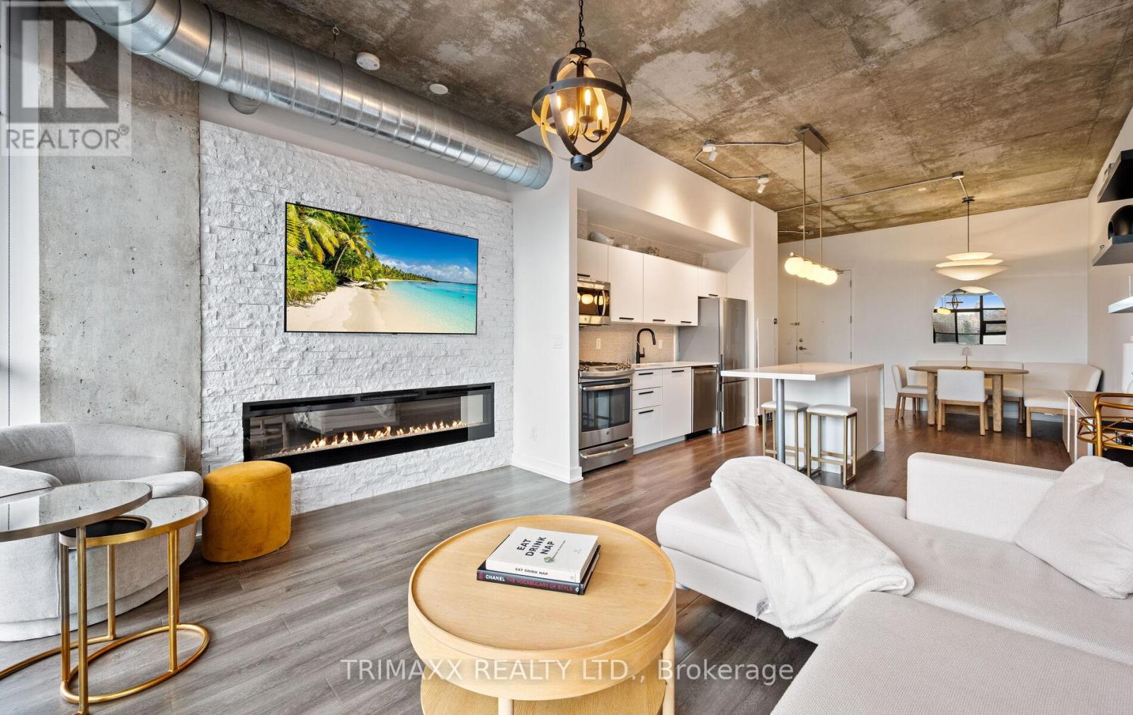 403 - 60 Bathurst Street, Toronto, Ontario  M5V 2P4 - Photo 2 - C12945840