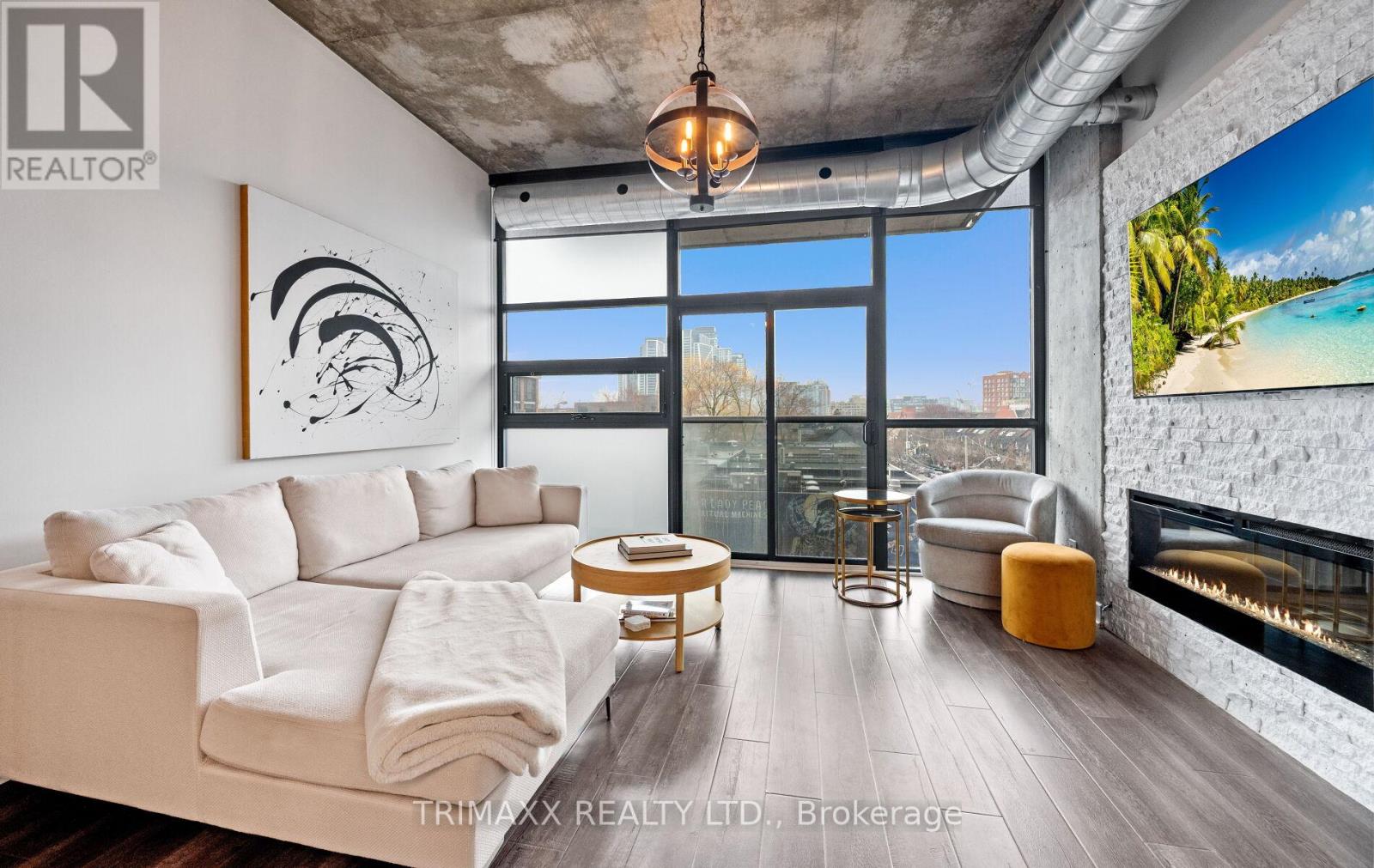 403 - 60 Bathurst Street, Toronto, Ontario  M5V 2P4 - Photo 3 - C12945840