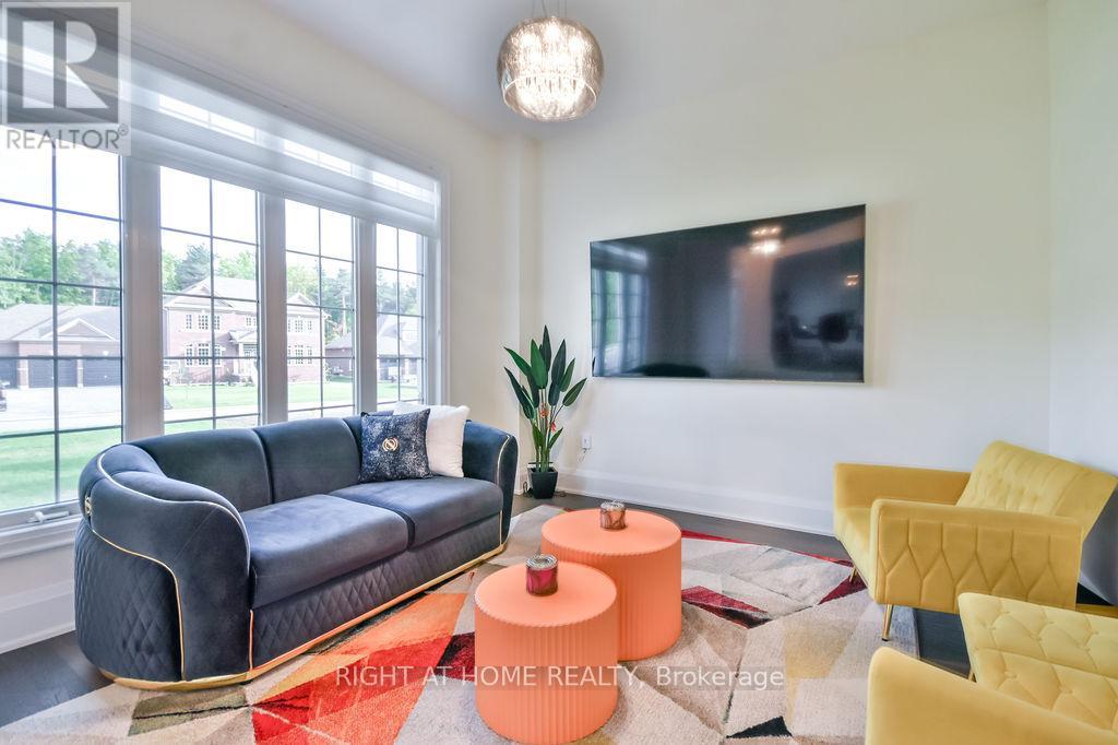 8 Forest Heights Court, Oro-Medonte, Ontario  L0L 2E0 - Photo 4 - S12947608