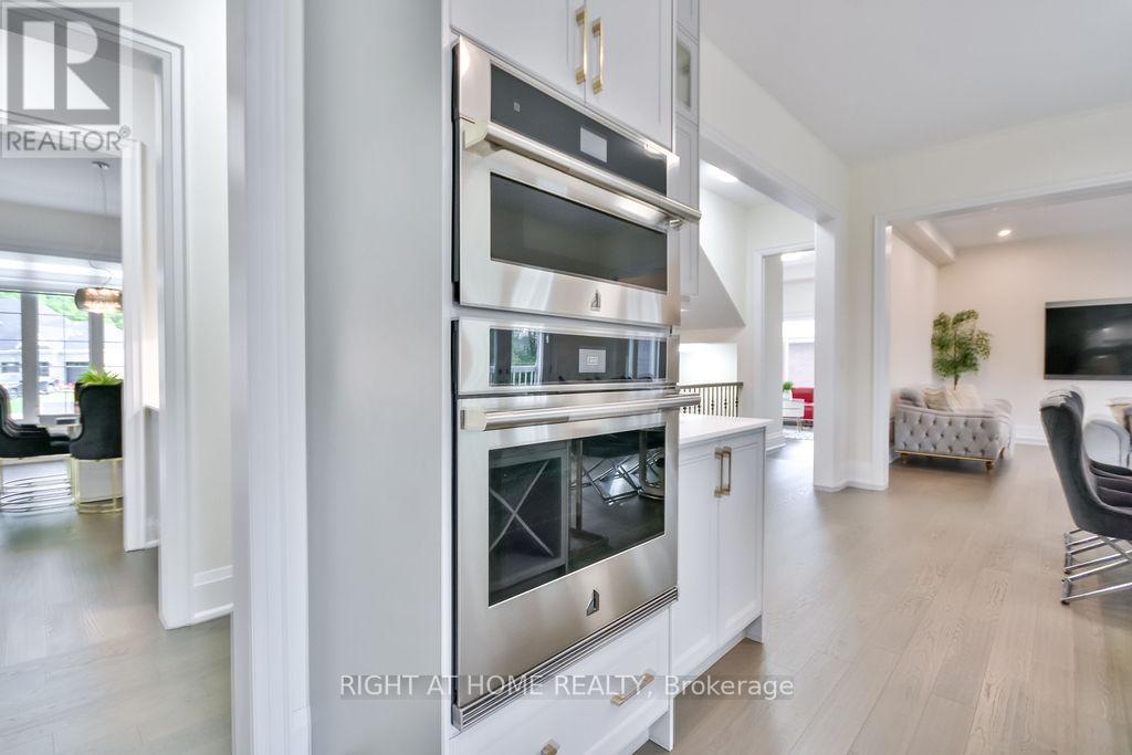 8 Forest Heights Court, Oro-Medonte, Ontario  L0L 2E0 - Photo 9 - S12947608