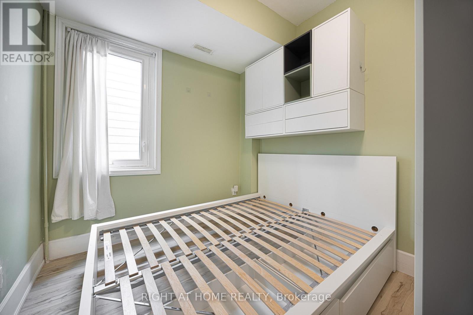 Main Floor - 281 Osler Street, Toronto, Ontario  M6N 2Z3 - Photo 9 - W12901936