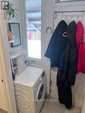 Main Floor - 281 Osler Street, Toronto, Ontario  M6N 2Z3 - Photo 10 - W12901936