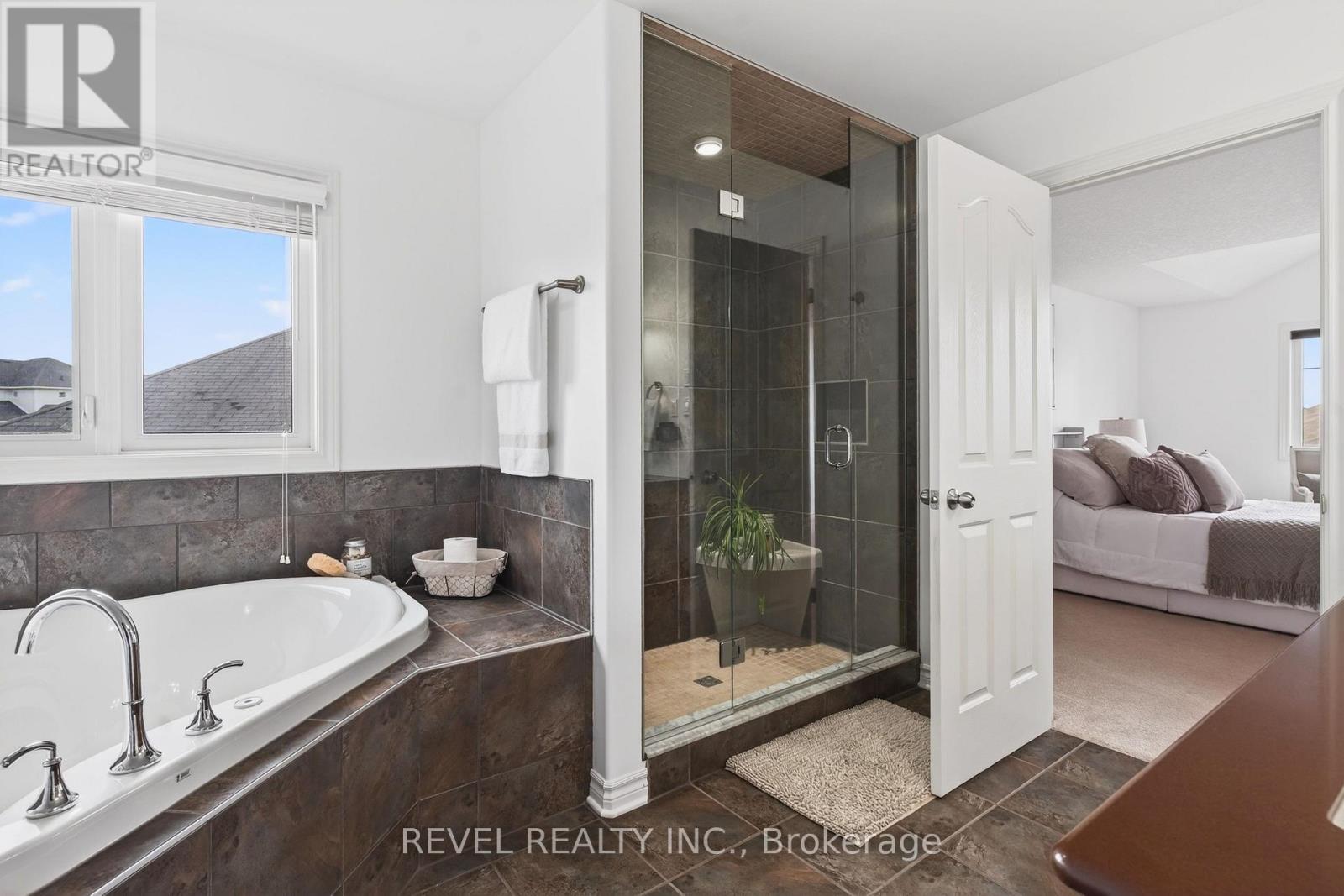 3190 Pincombe Drive, London South, Ontario  N6L 0B4 - Photo 32 - X12945976