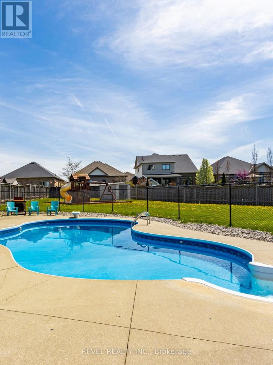 3190 Pincombe Drive, London South, Ontario  N6L 0B4 - Photo 47 - X12945976