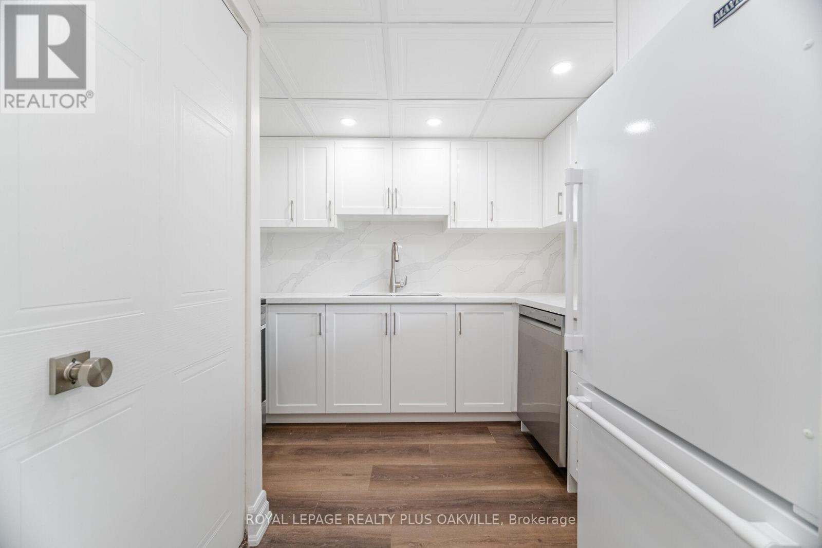 104 - 1225 North Shore Boulevard E, Burlington, Ontario  L7S 1Z6 - Photo 17 - W12947472