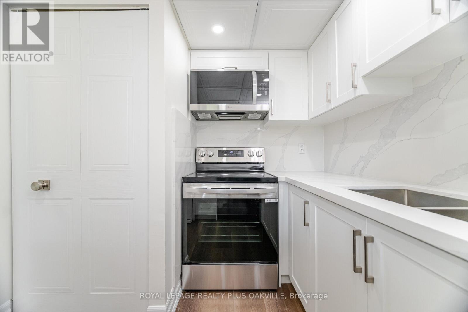 104 - 1225 North Shore Boulevard E, Burlington, Ontario  L7S 1Z6 - Photo 19 - W12947472