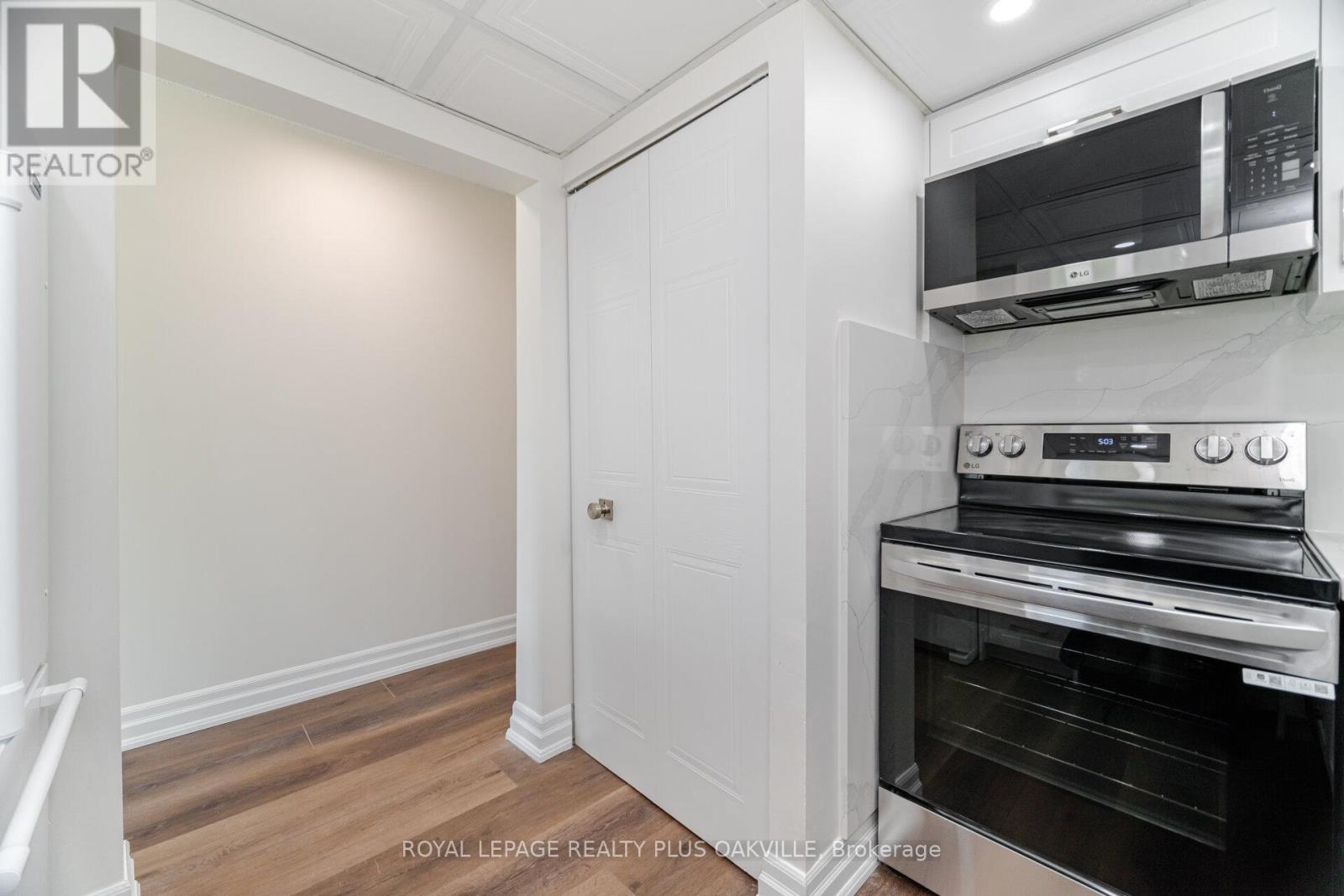 104 - 1225 North Shore Boulevard E, Burlington, Ontario  L7S 1Z6 - Photo 21 - W12947472