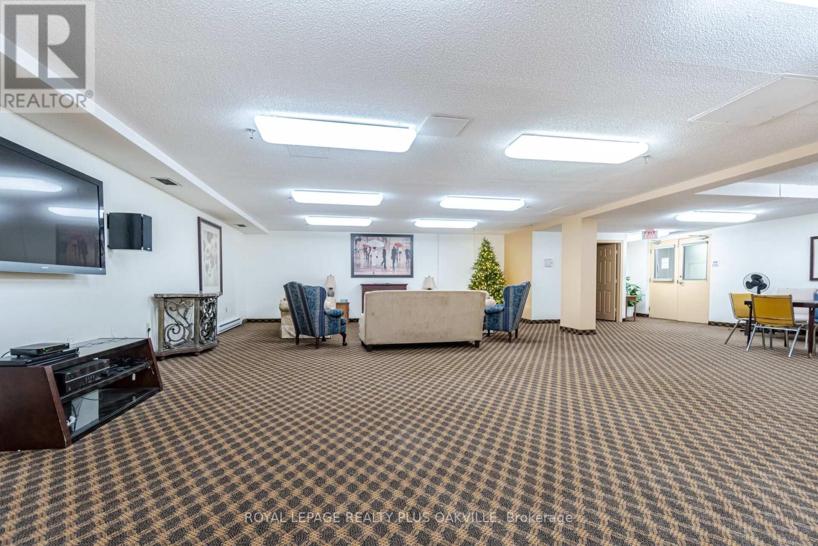 104 - 1225 North Shore Boulevard E, Burlington, Ontario  L7S 1Z6 - Photo 40 - W12947472