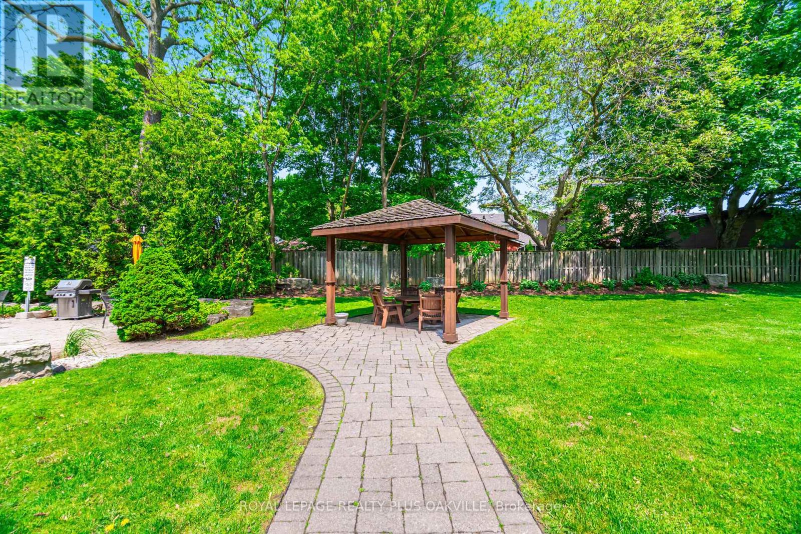 104 - 1225 North Shore Boulevard E, Burlington, Ontario  L7S 1Z6 - Photo 46 - W12947472