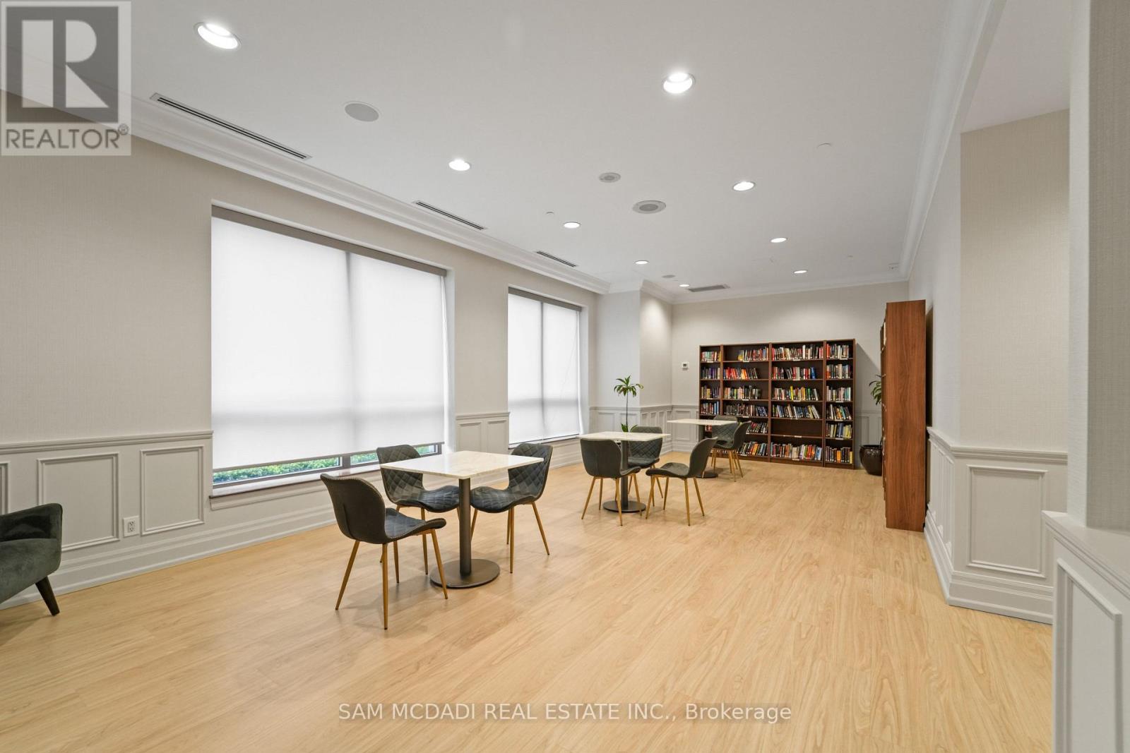 2002 - 5229 Dundas Street W, Toronto, Ontario  M9B 6L9 - Photo 19 - W12947480