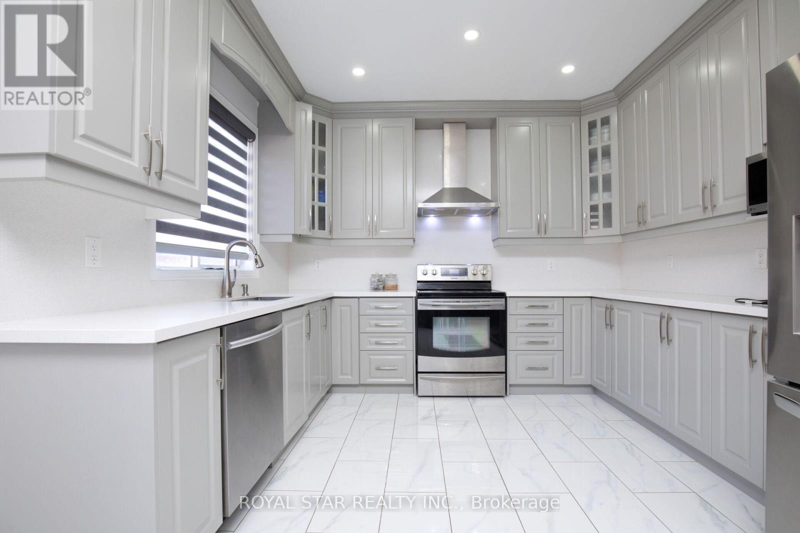 51 Cape Dorset Crescent, Brampton, Ontario  L6R 3K9 - Photo 12 - W12947506