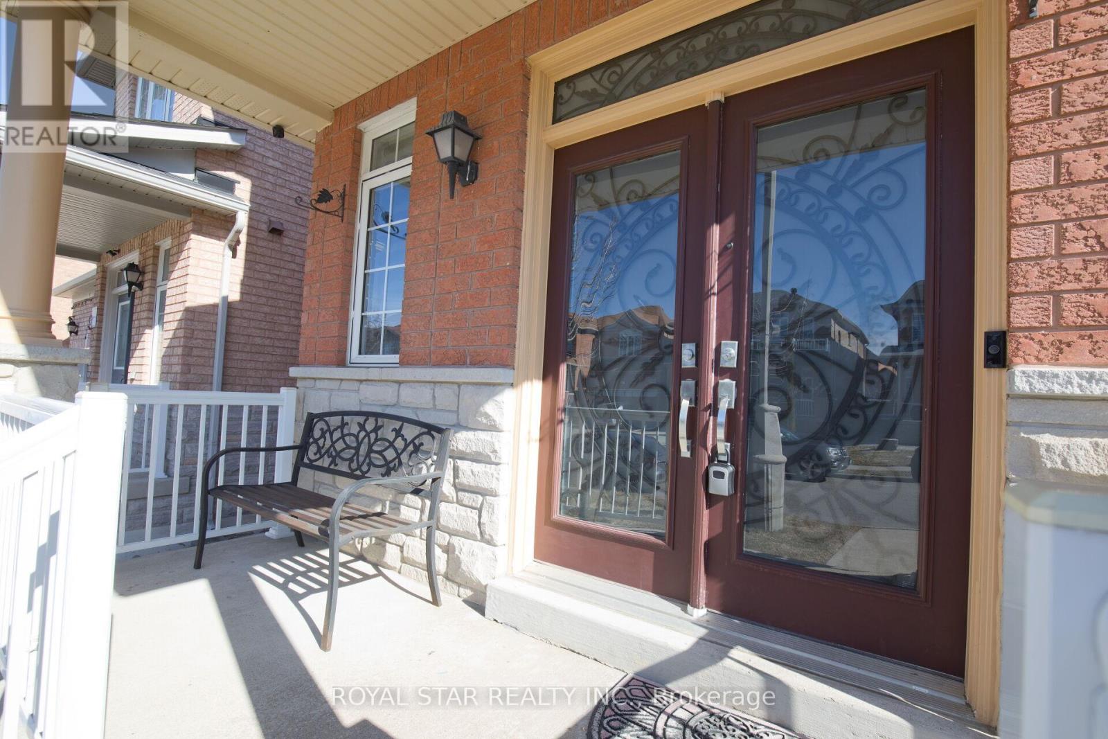 51 Cape Dorset Crescent, Brampton, Ontario  L6R 3K9 - Photo 3 - W12947506