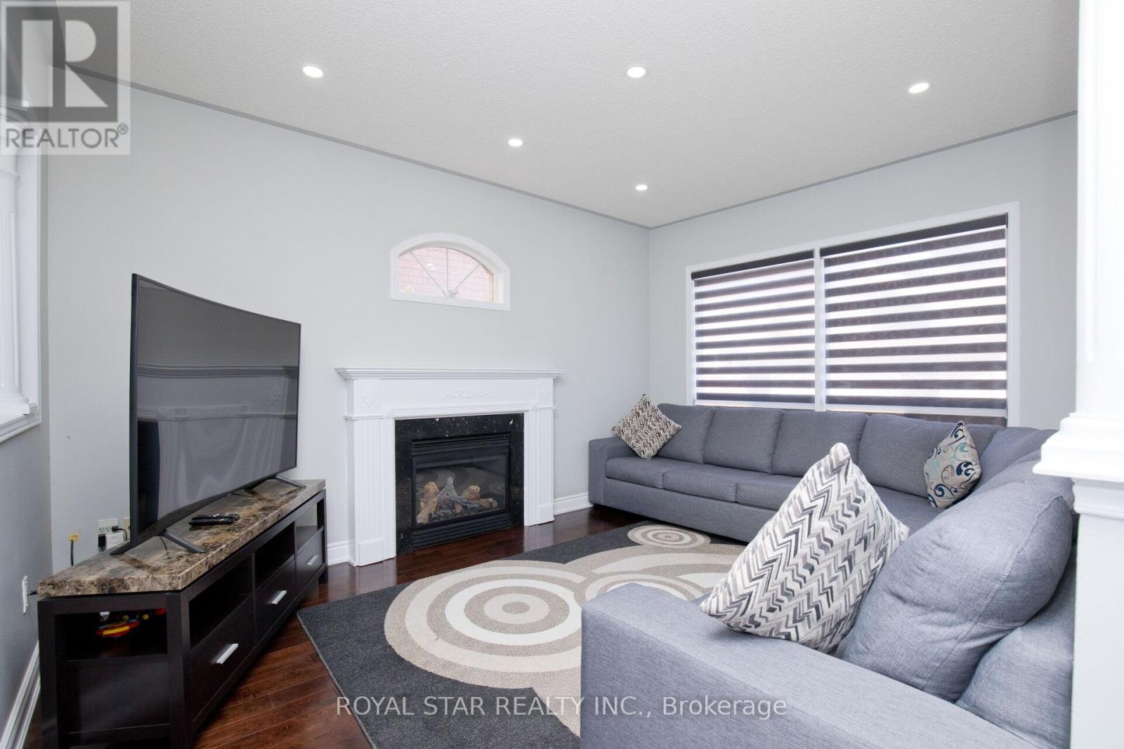 51 Cape Dorset Crescent, Brampton, Ontario  L6R 3K9 - Photo 9 - W12947506