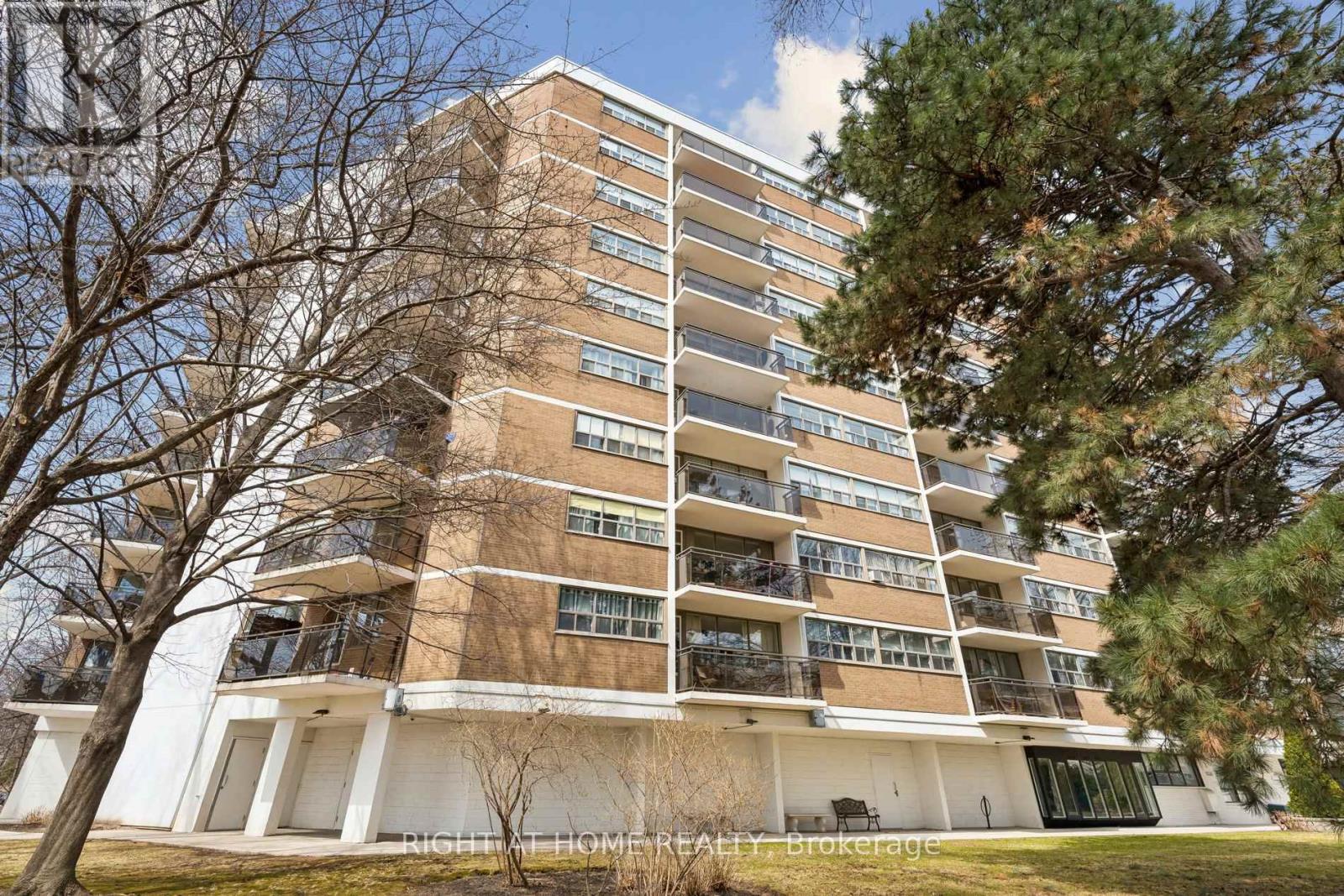 207 - 212 Kerr Street, Oakville, Ontario  L6K 3B1 - Photo 3 - W12947520