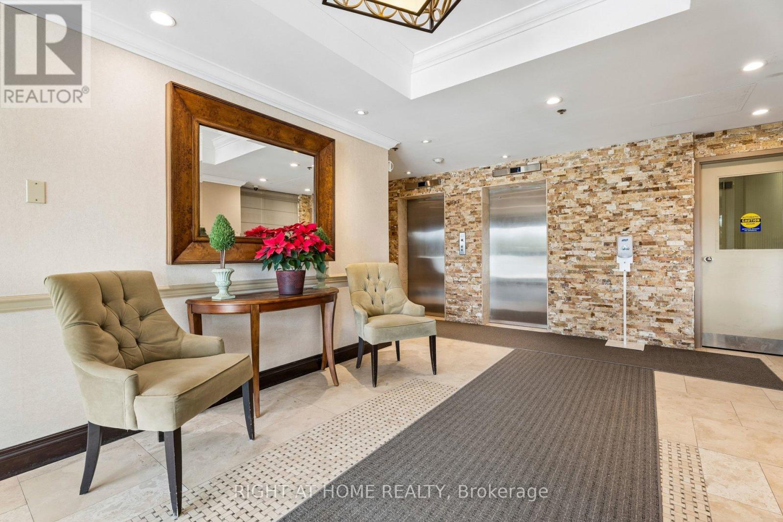 207 - 212 Kerr Street, Oakville, Ontario  L6K 3B1 - Photo 6 - W12947520