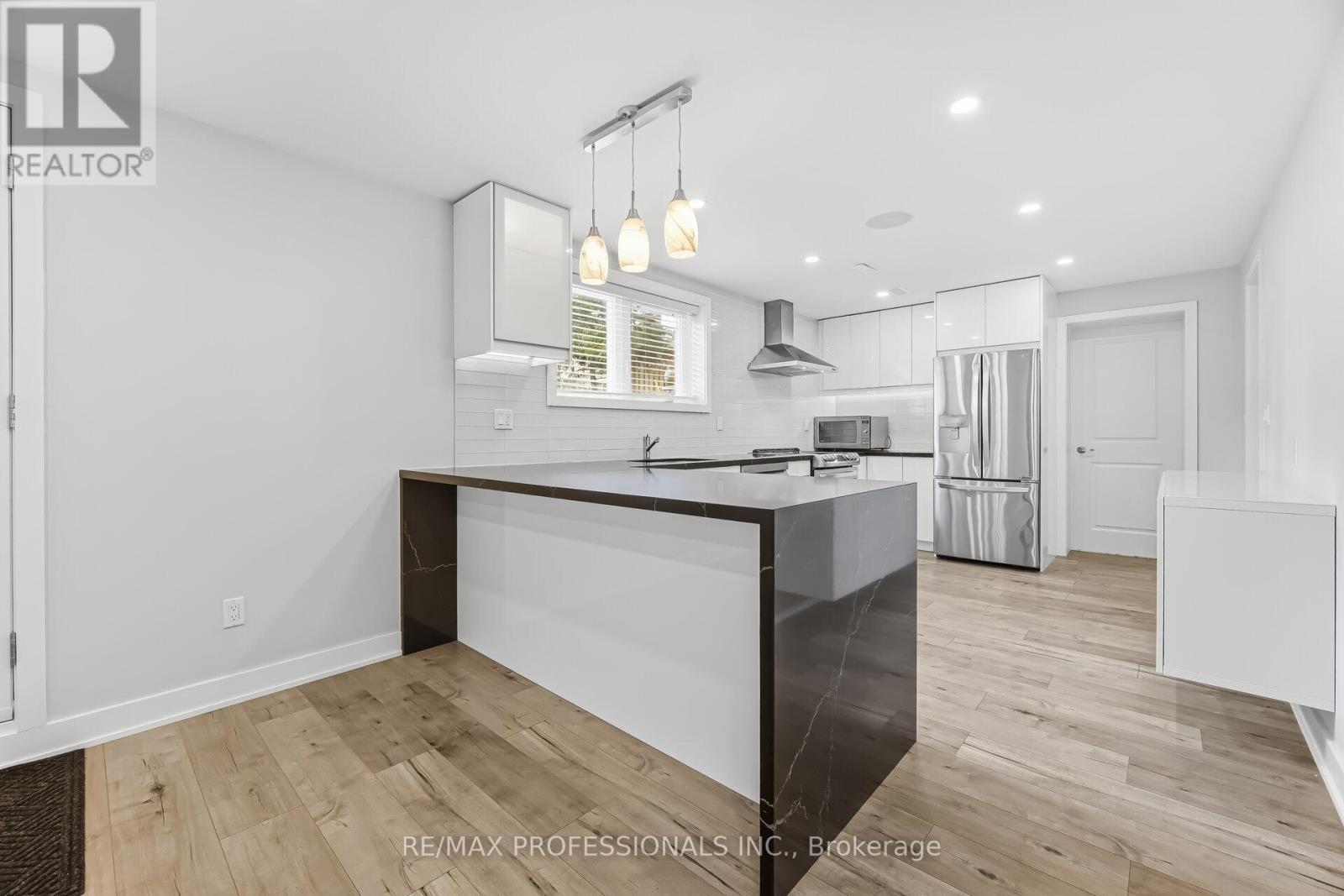 10 Boxwood Road, Toronto, Ontario  M9C 2W5 - Photo 10 - W12947560