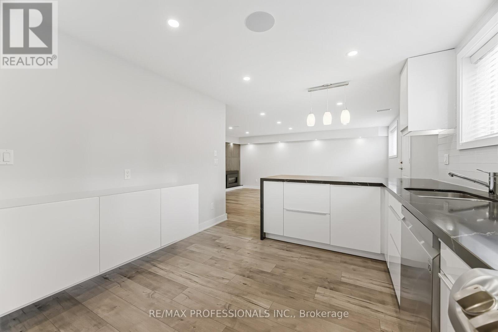 10 Boxwood Road, Toronto, Ontario  M9C 2W5 - Photo 13 - W12947560