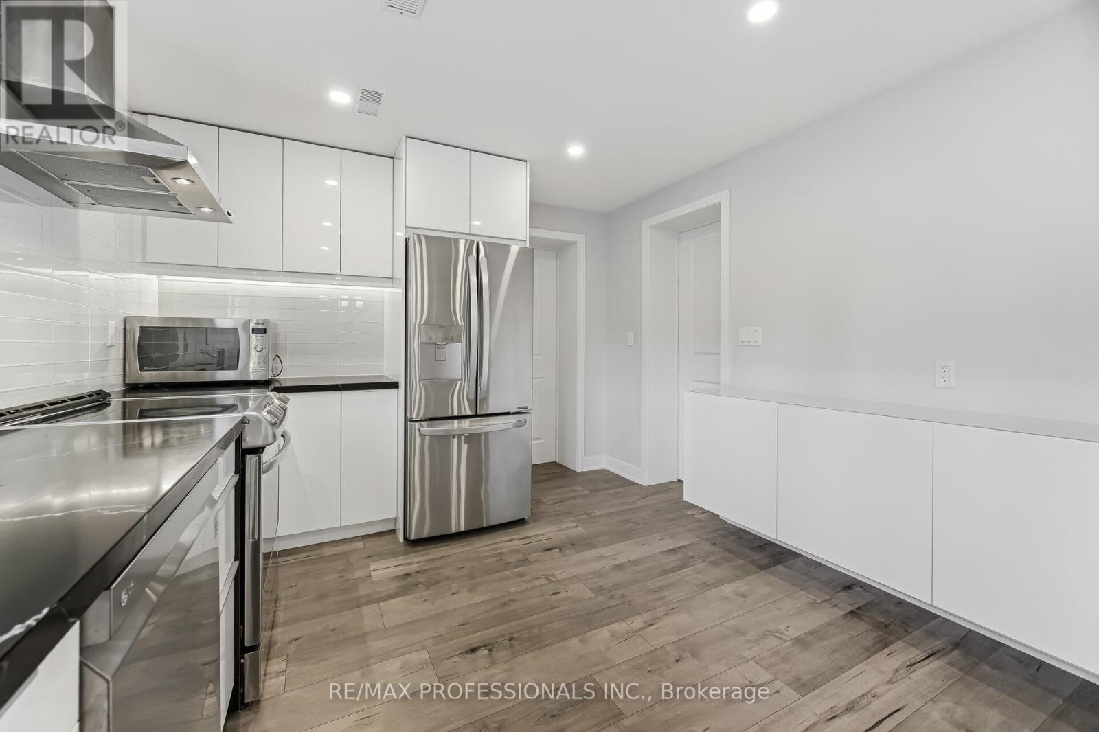 10 Boxwood Road, Toronto, Ontario  M9C 2W5 - Photo 14 - W12947560