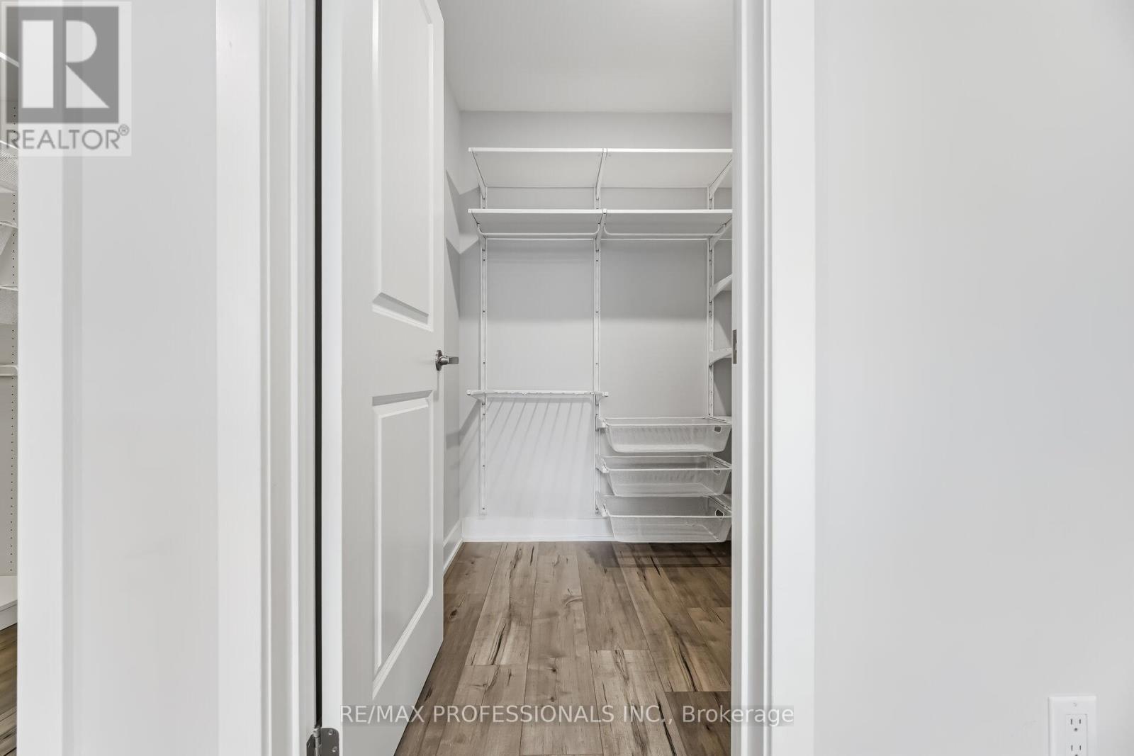 10 Boxwood Road, Toronto, Ontario  M9C 2W5 - Photo 19 - W12947560